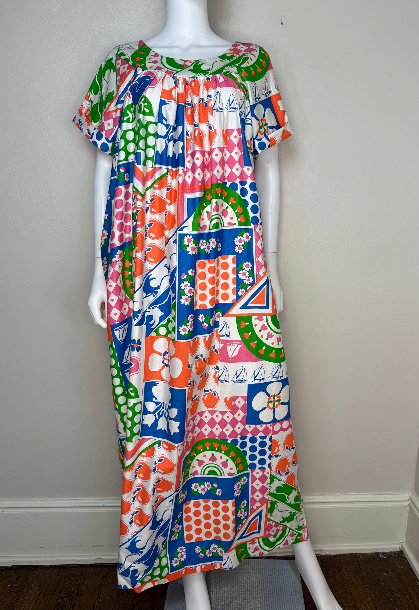 1970s Novelty Patchwork Print Muumuu Maxi Dress, The Great Entertainers Sears Size Medium, Loungewear