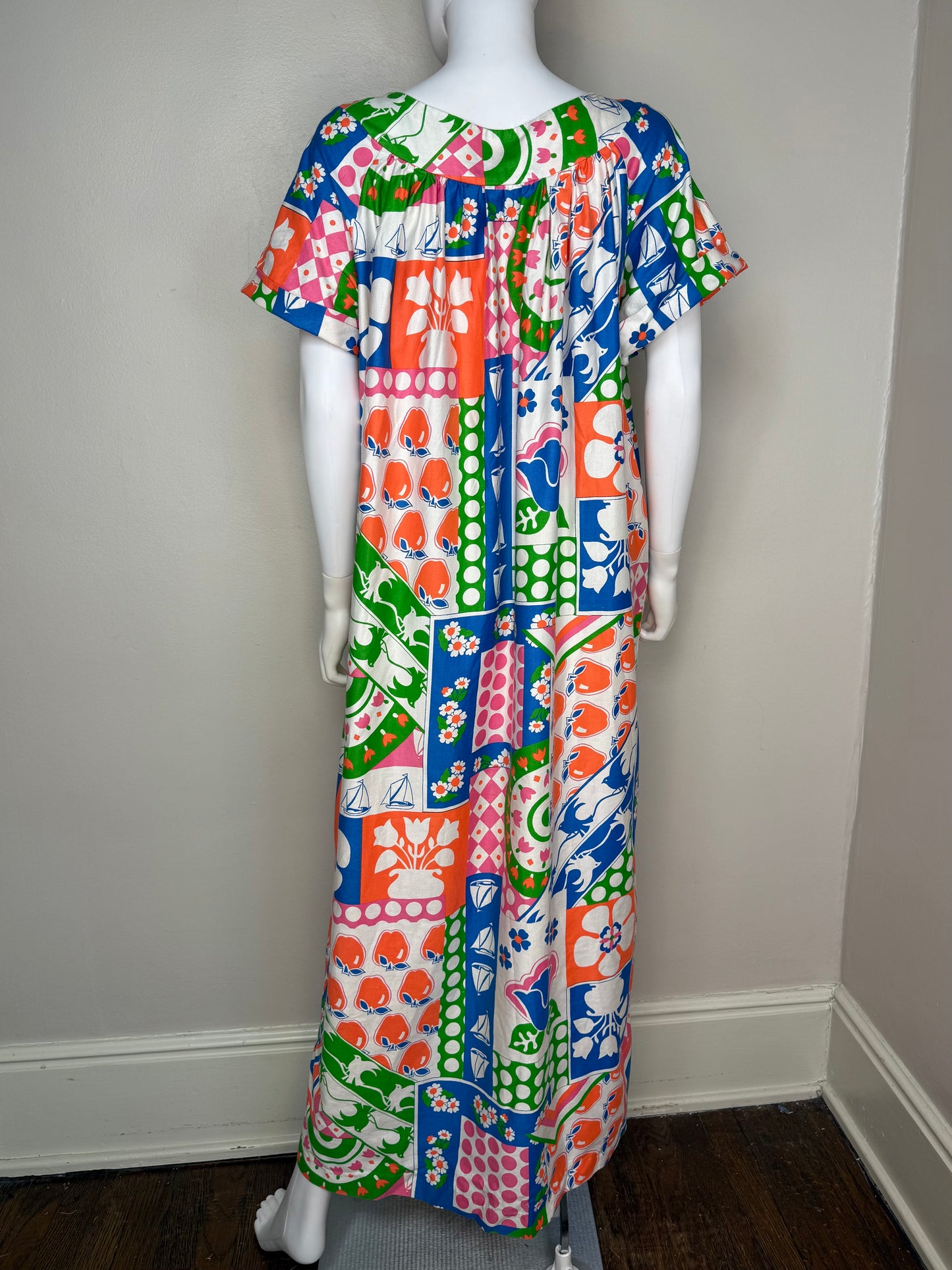 1970s Novelty Patchwork Print Muumuu Maxi Dress, The Great Entertainers Sears Size Medium, Loungewear