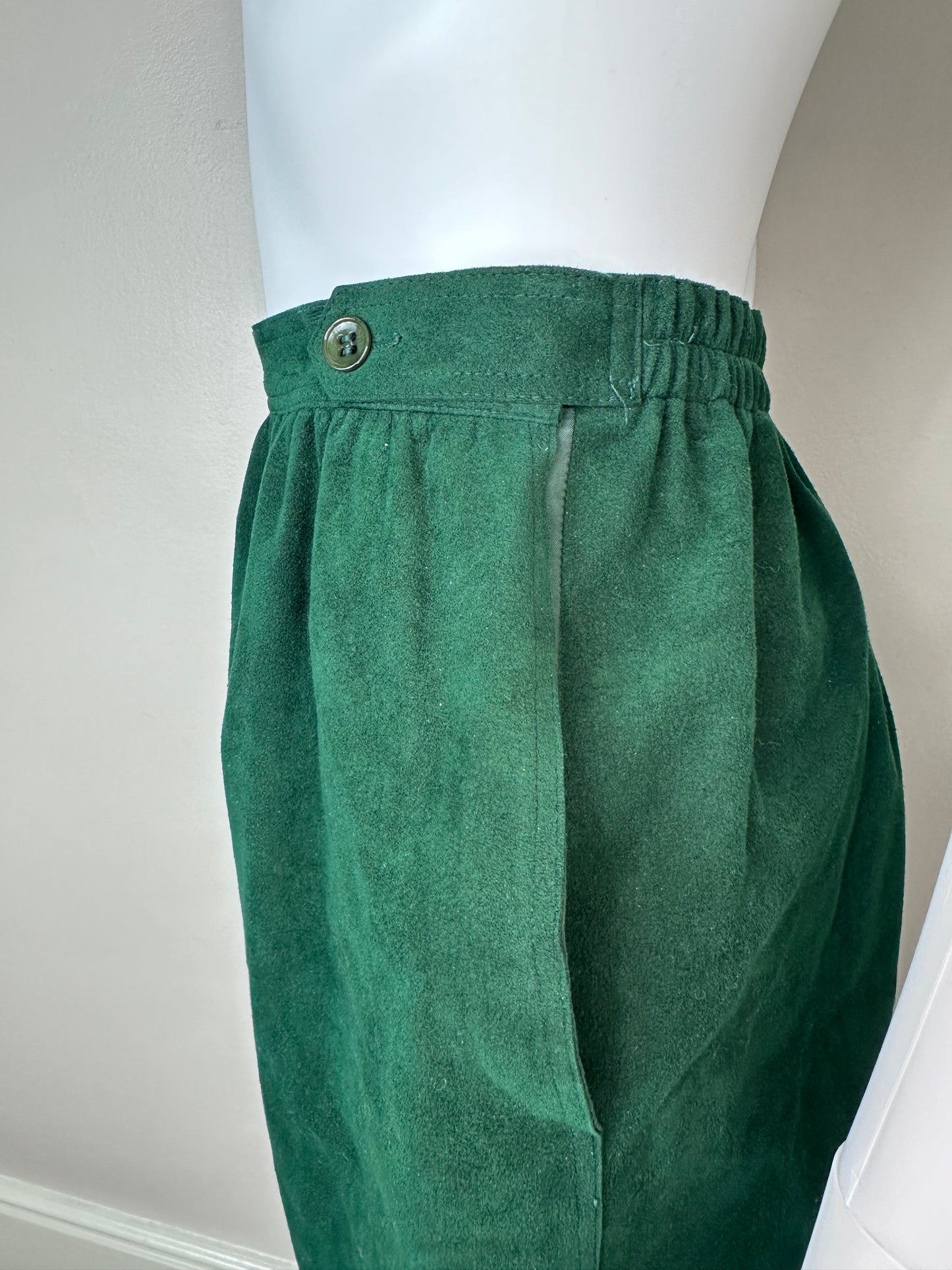 1980s Green Ultrasuede Vest and Skirt Set, Signatures by Russ Taylor Size Small-Medium