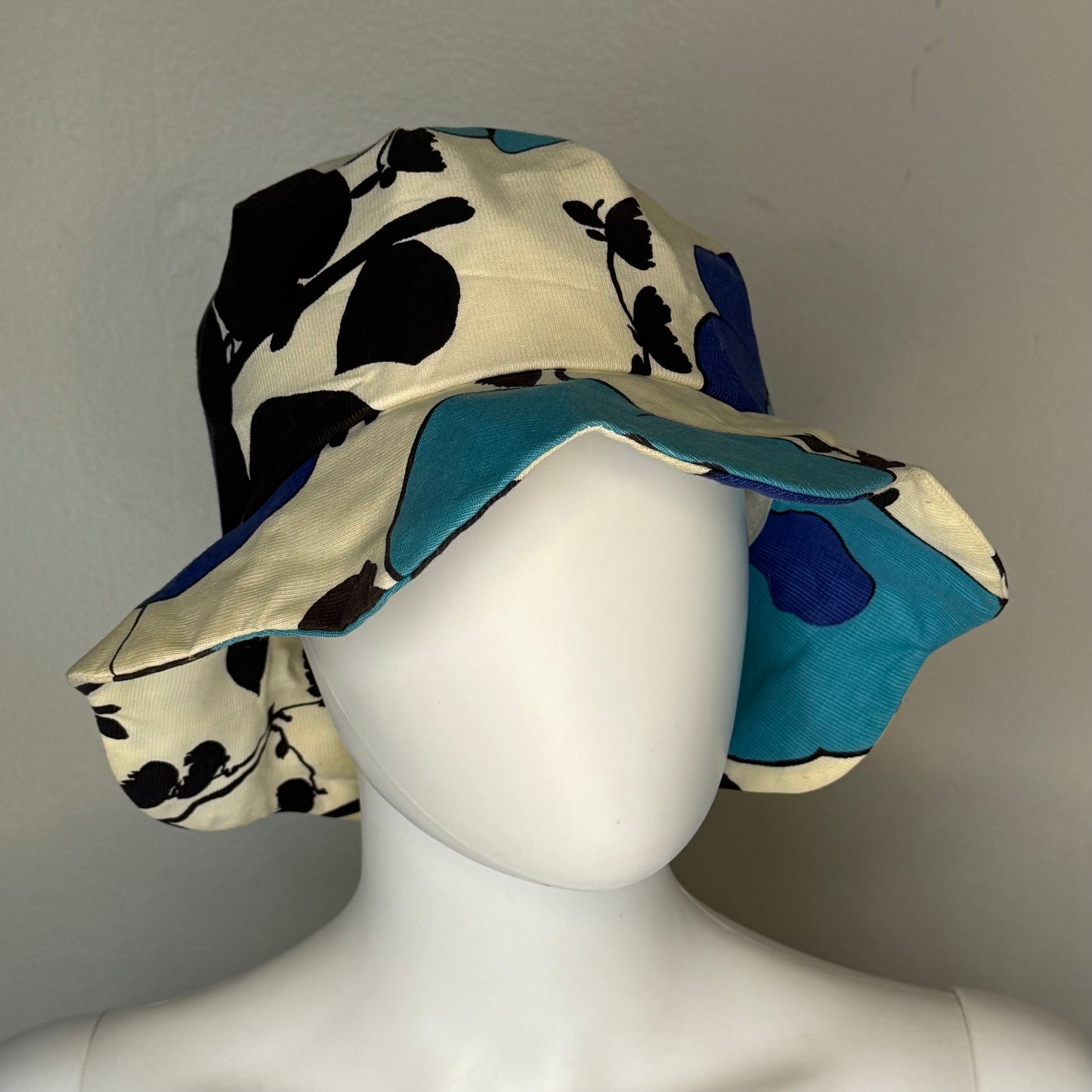 1960s Blue Floral Print Sun Hat with Scalloped Brim