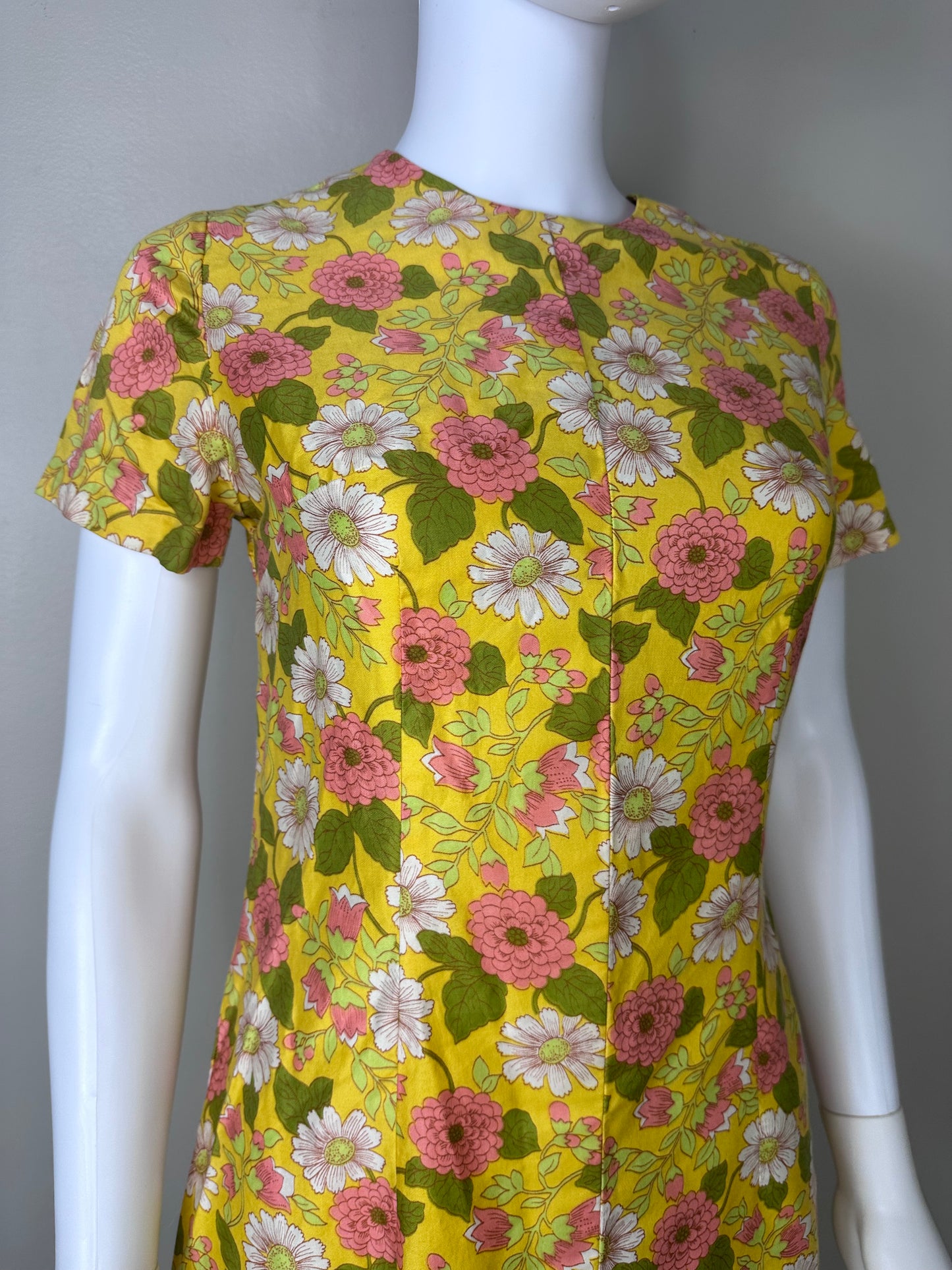1960s Yellow Floral Dress, VHY Hawaiian Textiles, Handmade Size Small