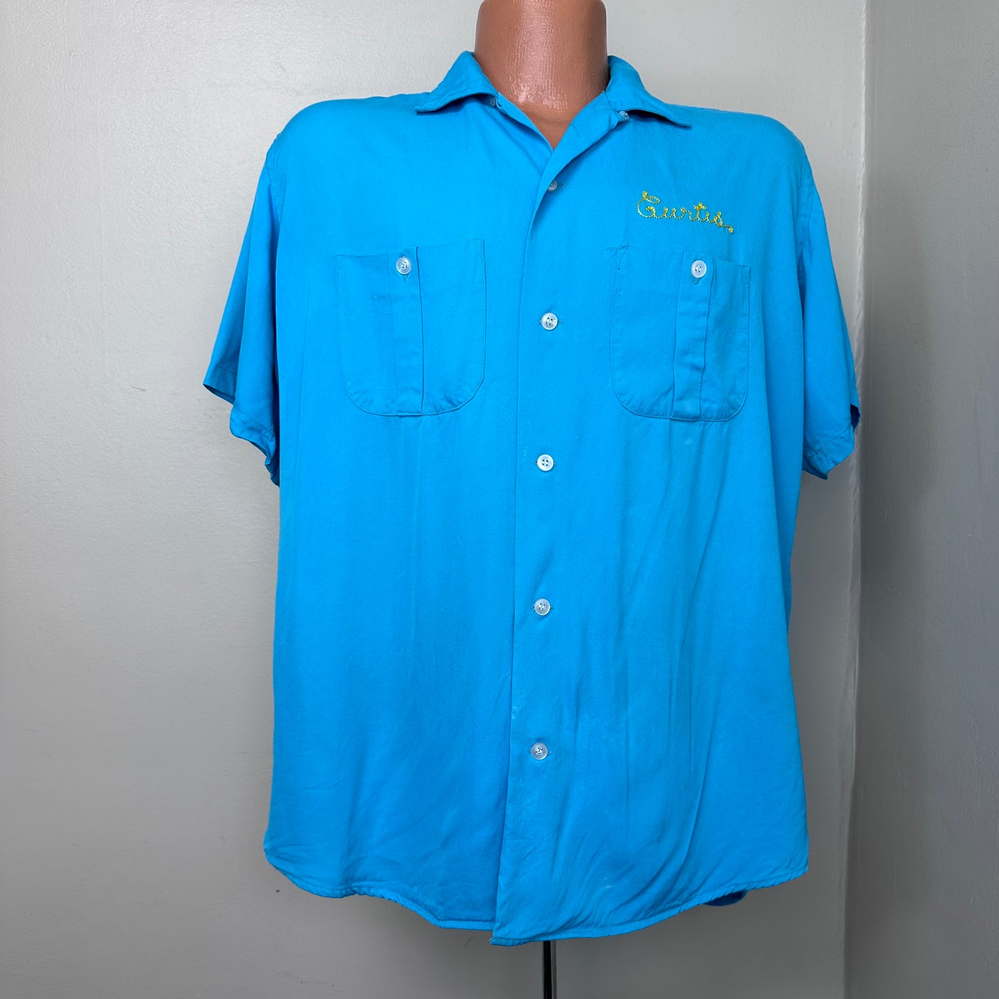 1950s Bowling Shirt, Hilton Size L/XL, Chain Stitch Embroidery, 50s Corvette, Curtis Person Millington