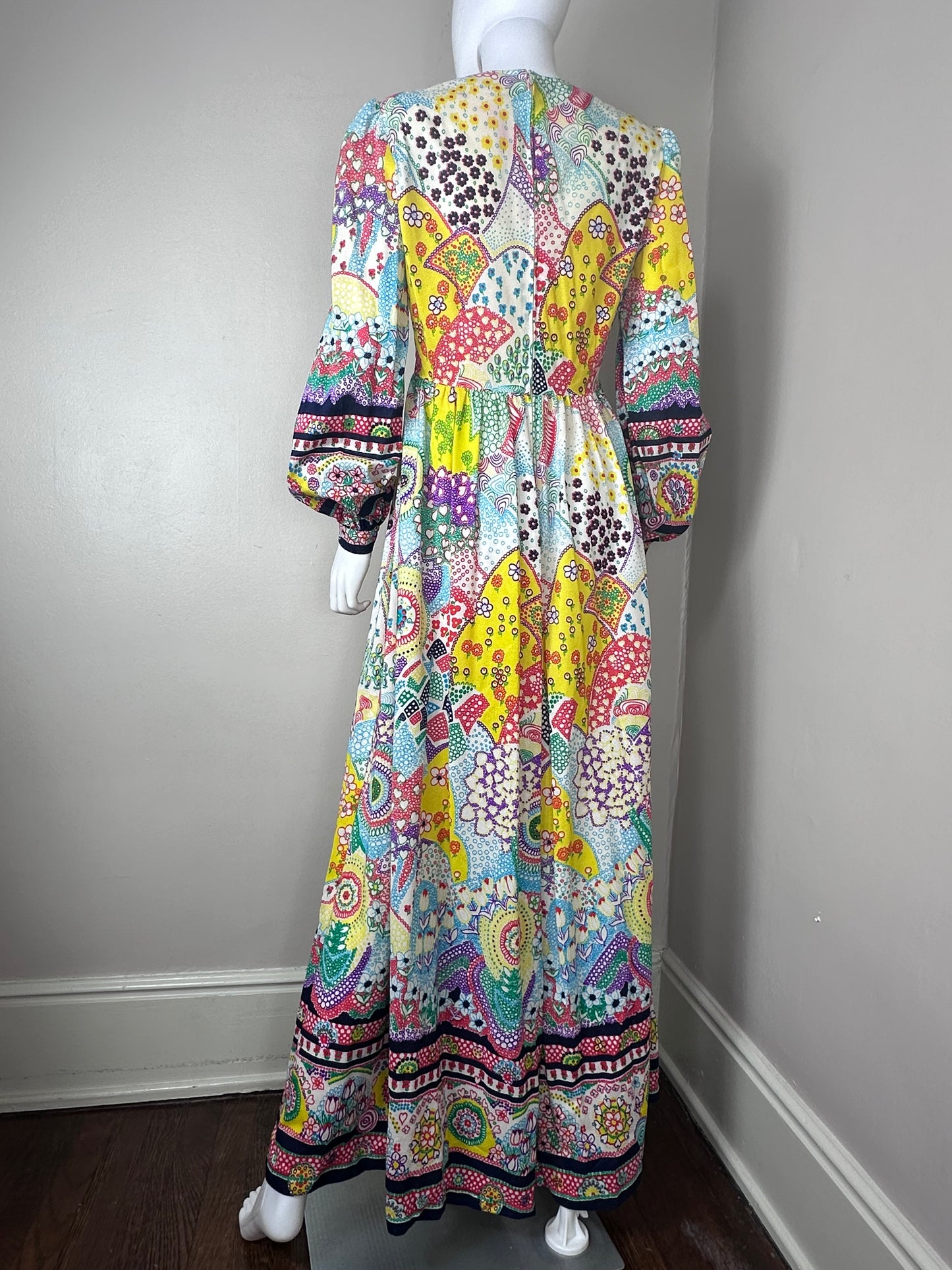 1960s/70s Psychedelic Floral and Hearts Maxi Dress, Size Medium, Border Print