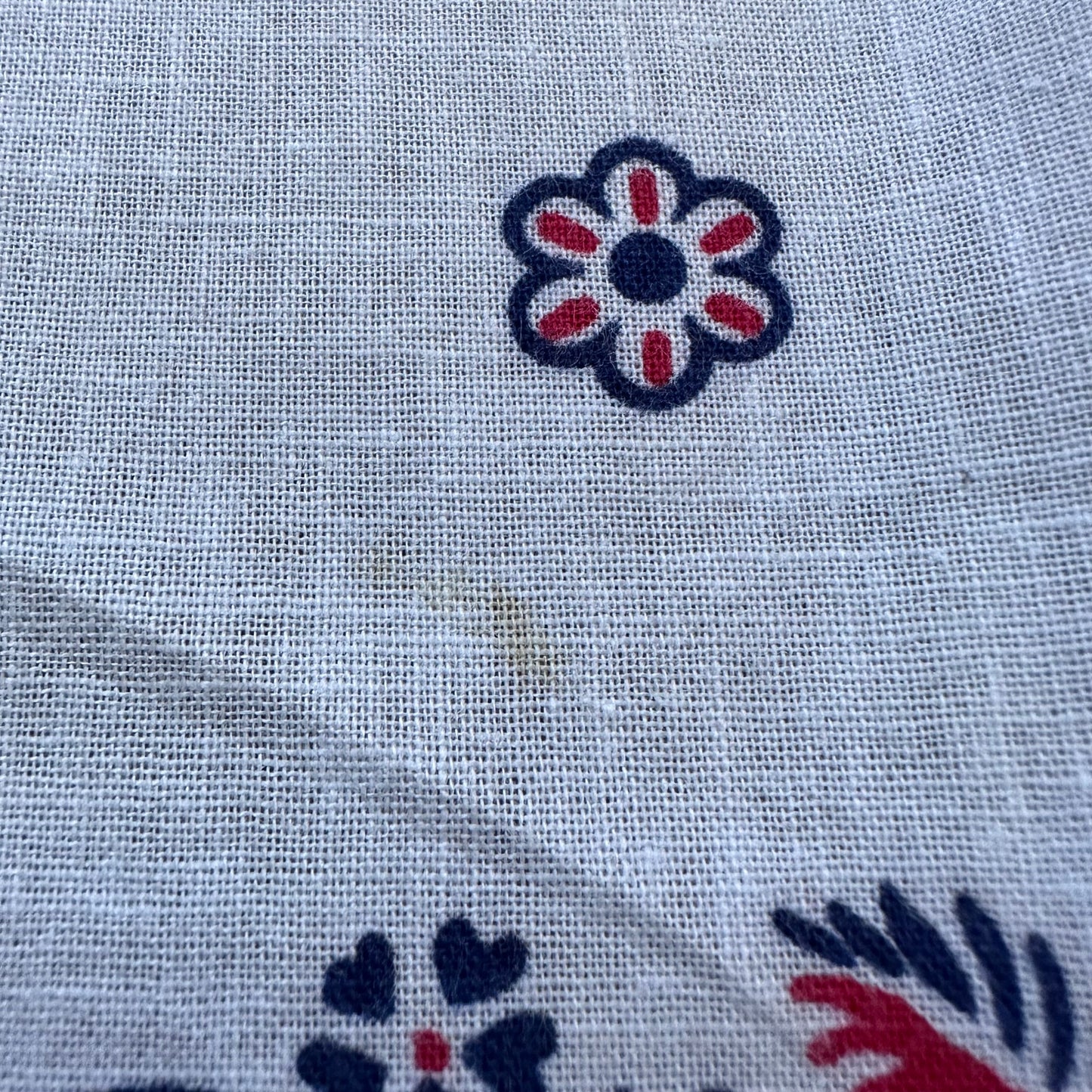 1960s/70s White Floral Bandana, RN 14193, 21.5" x 22", Selvage Edge
