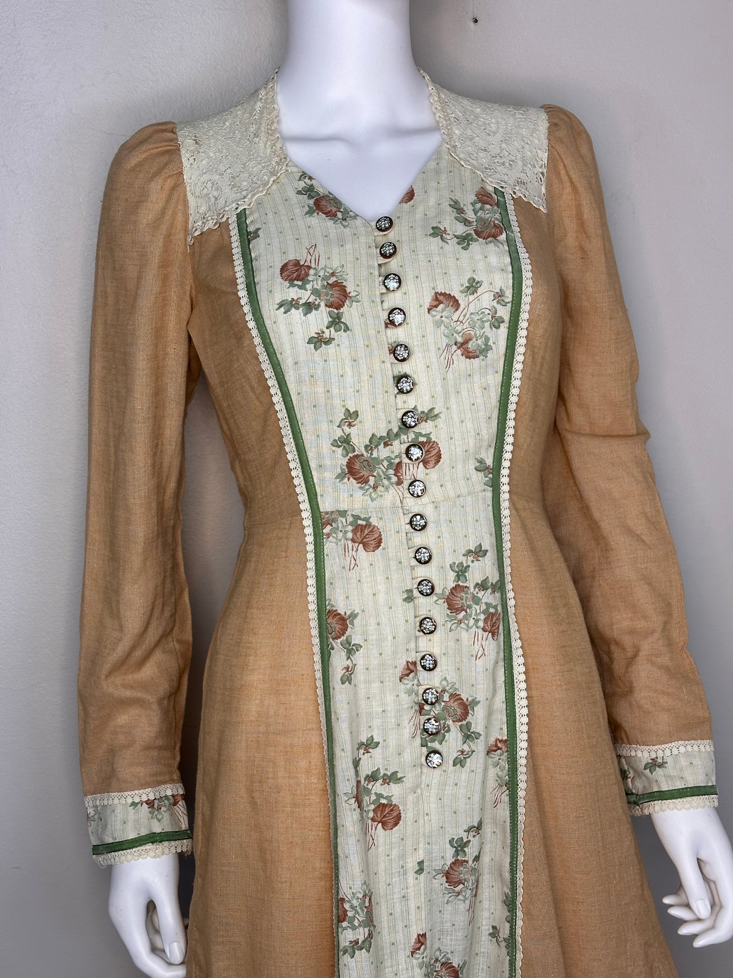 1970s Tan Floral Prairie Midi Dress, Tres Petite of Dallas Size Small, Cottagecore
