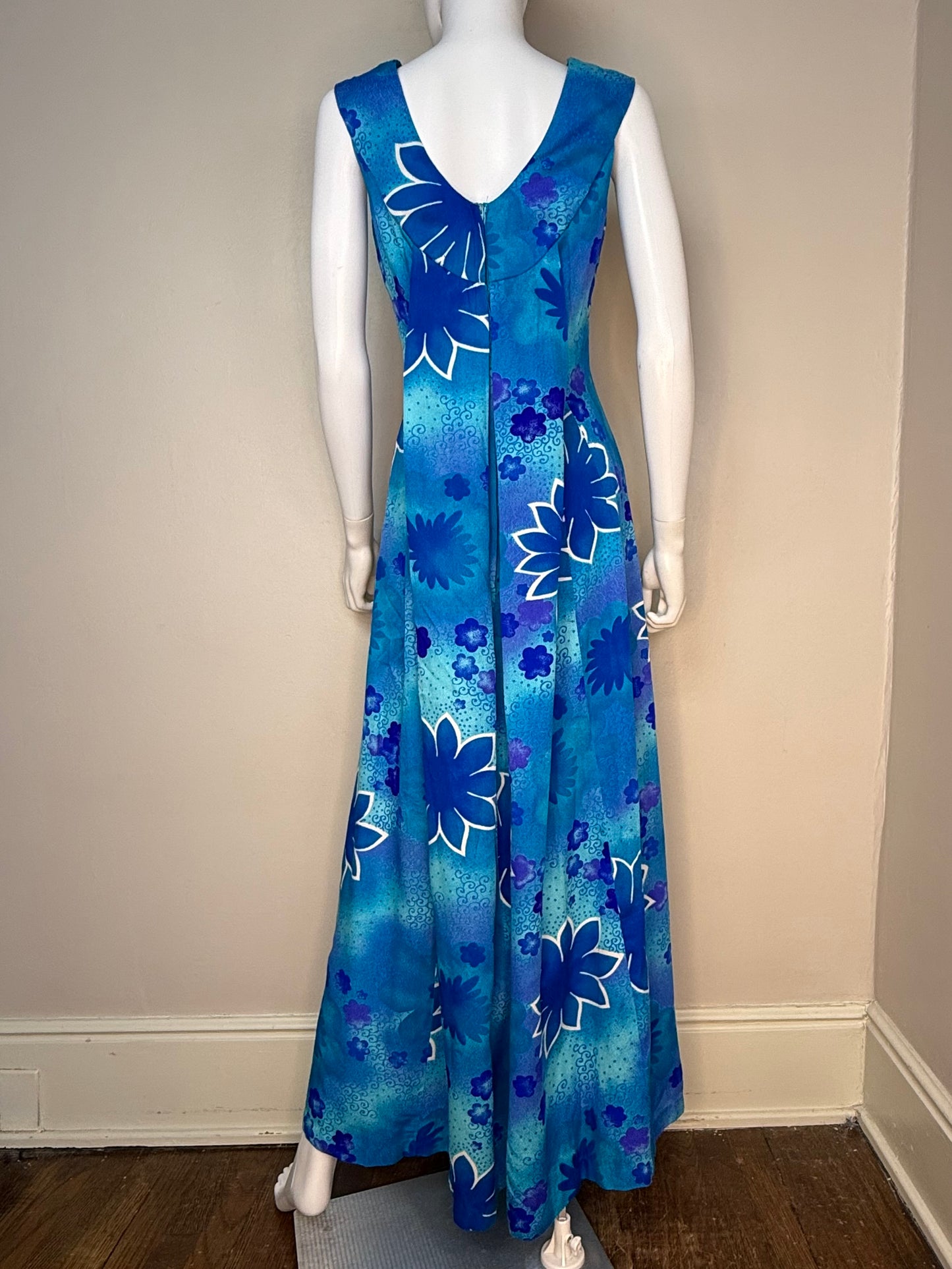 1970s Blue Hawaiian Floral Sleeveless Maxi Dress, Pomare Hawaii Size Large