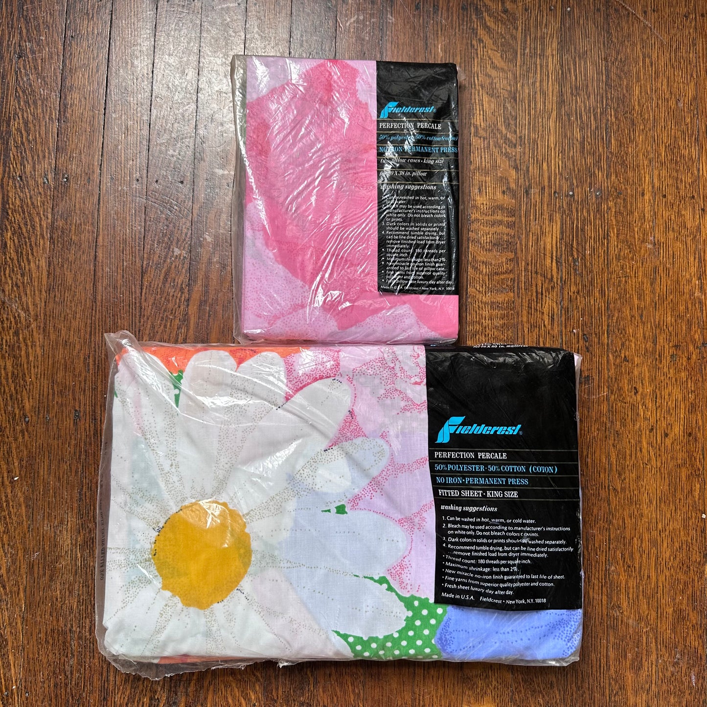 1970s Bright Large Floral King Size Fitted Sheet and 2 Pillow Cases, Fieldcrest Perfection Percale, New Old Stock
