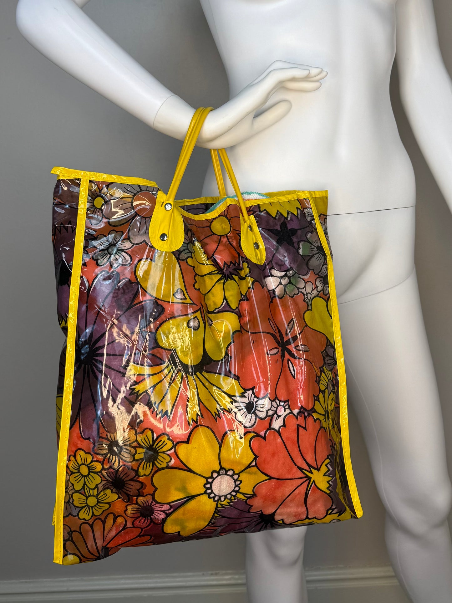 1970s Plastic Floral Tote Bag, Shopping, Beach, Flower Power