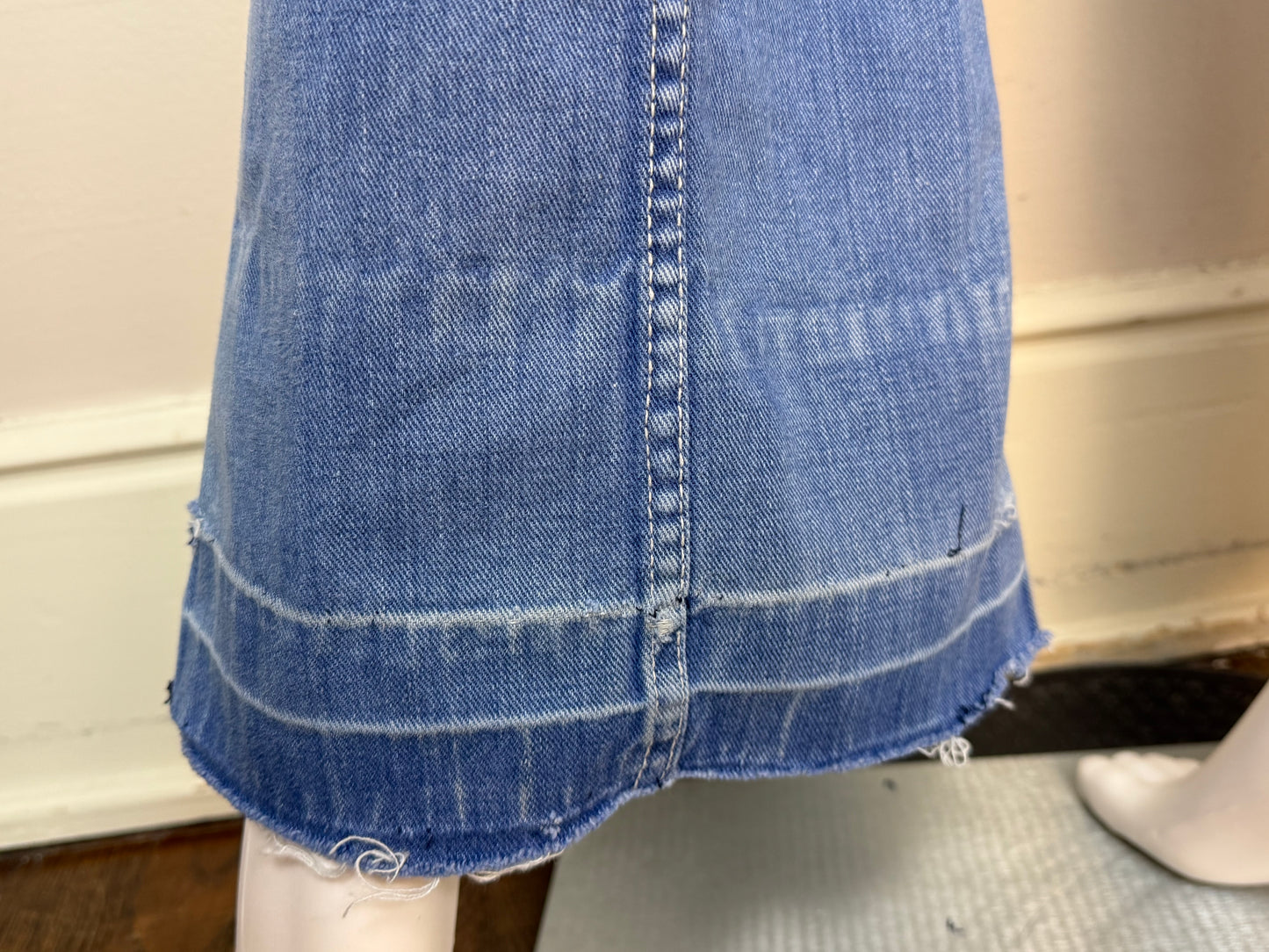 1970s Bell Bottom Blue Jeans, Best Made Togs, 28.5"x31.5"