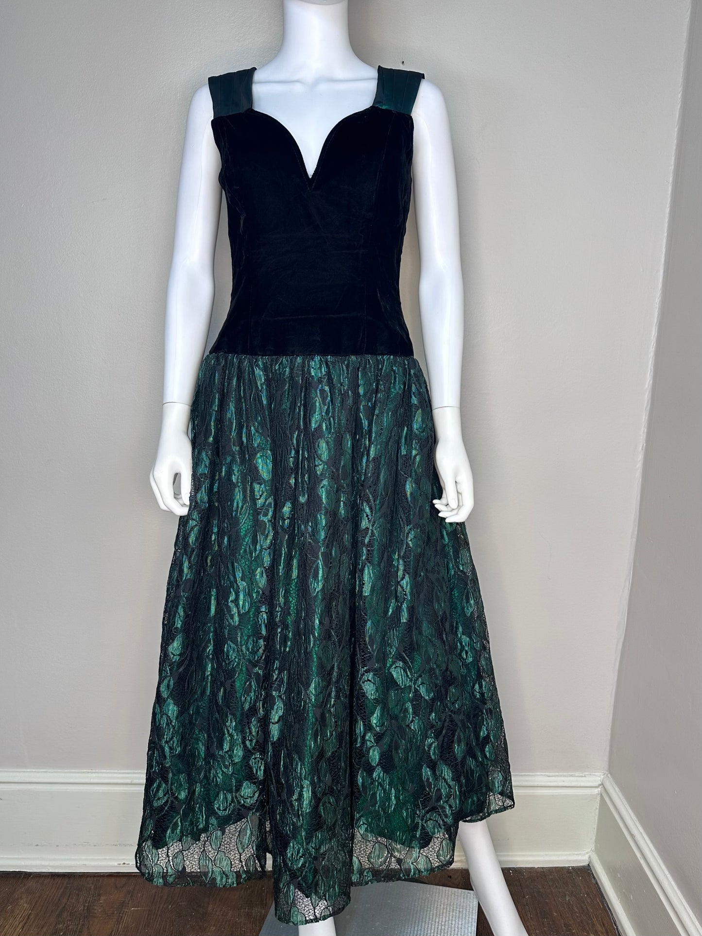 1980s Green and Black Drop Waist Formal Dress, Expo Nite Size Medium, Velvet and Lace, 80s Prom, Deadstock