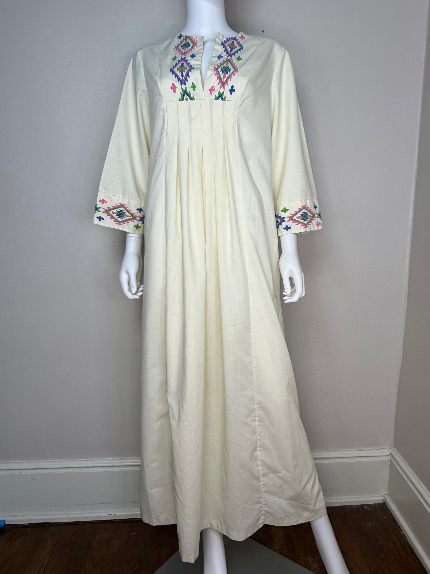 1970s Embroidered Caftan Dress, Boho Loungewear, The Great Entertainers Sears Size Medium