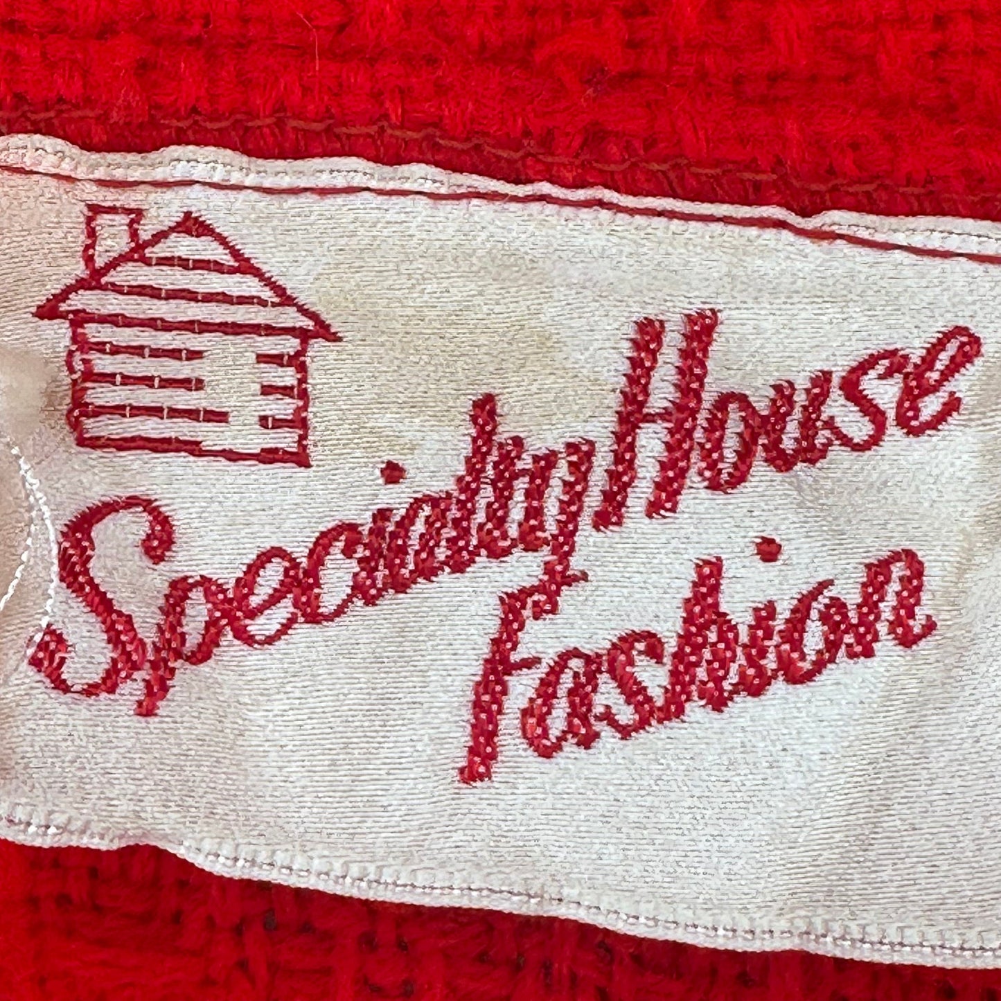 1970s Red Yarn Woven Cape with Fringe, Specialty House Fashion Size S-M, Sweater Poncho