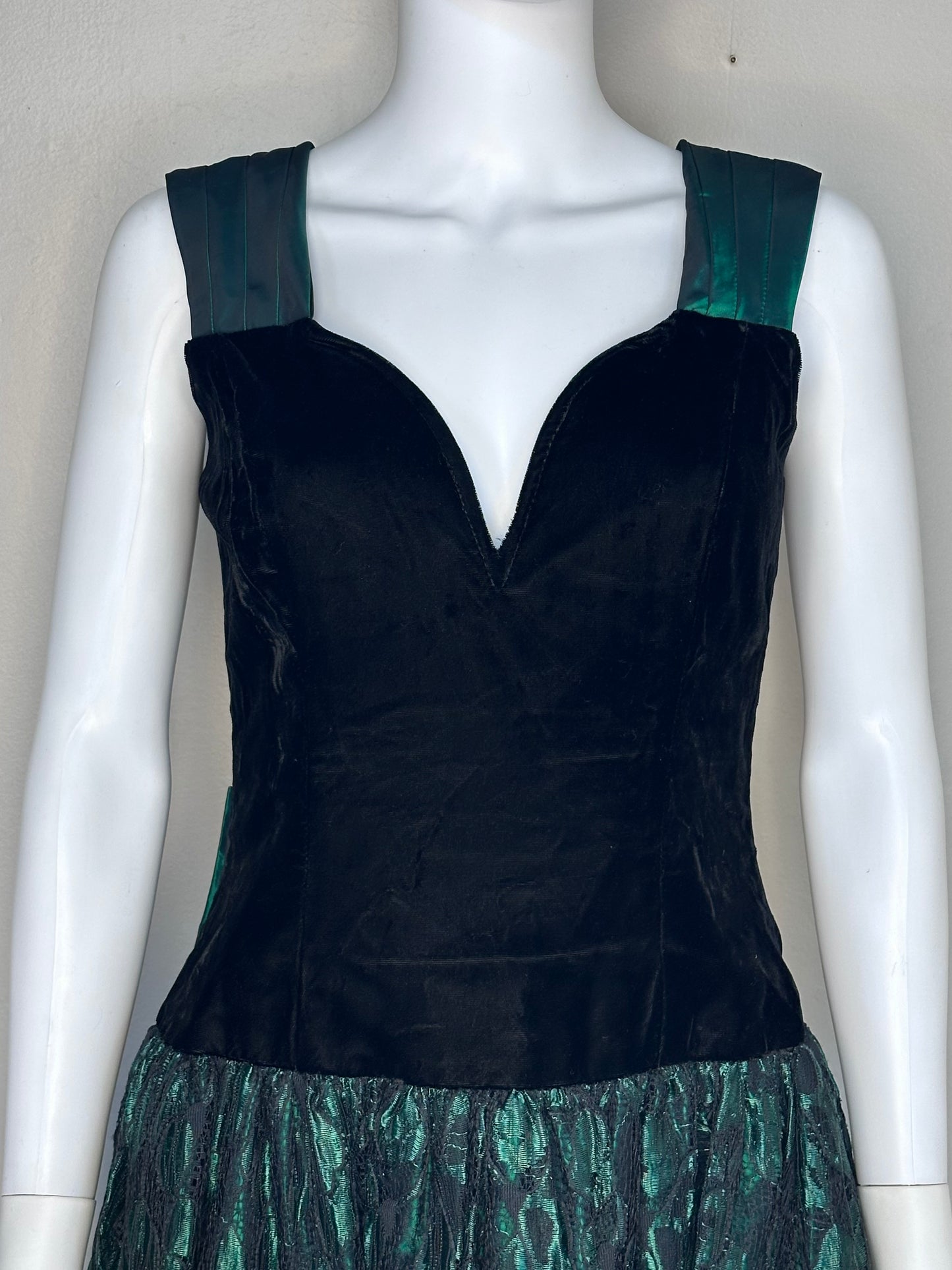 1980s Green and Black Drop Waist Formal Dress, Expo Nite Size Medium, Velvet and Lace, 80s Prom, Deadstock