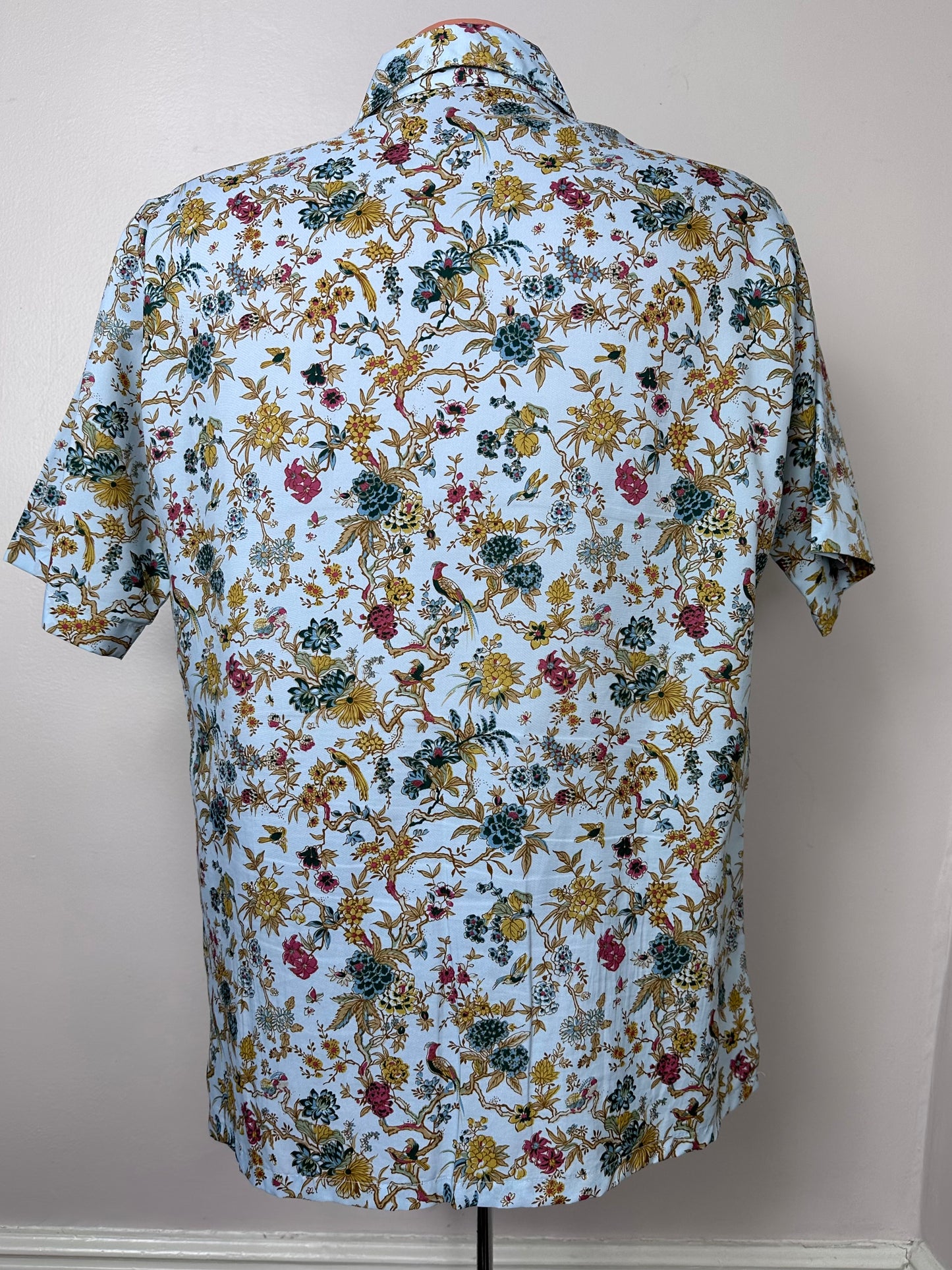 1970s Blue Floral and Birds Men’s Short Sleeve Shirt, Marbles Size Large