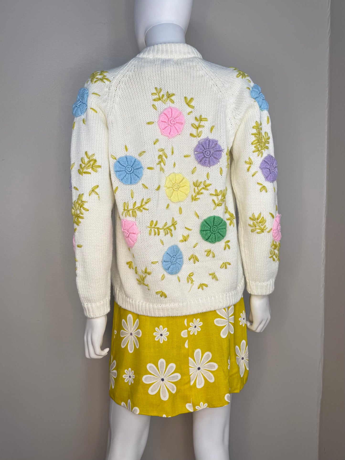 1960s/70s Floral Embroidered Cardigan Sweater, Glamour Knit Size Medium