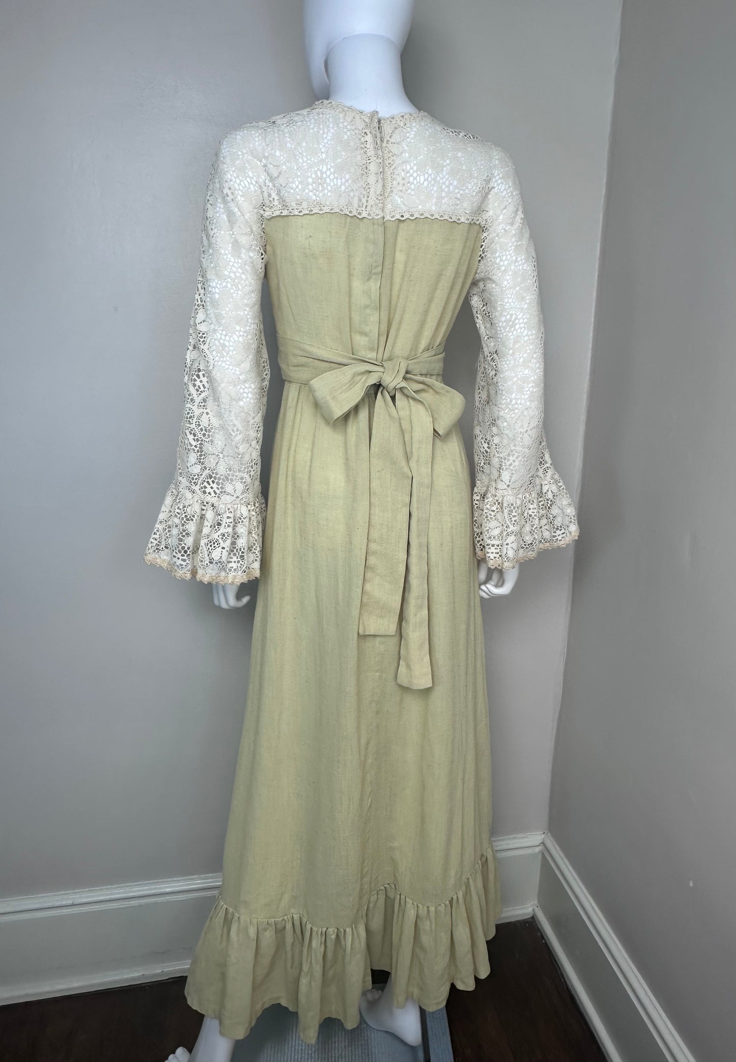 1970s Khaki Gauze with Cream Lace Maxi Dress, Size Small, Corset Bodice, Gunne Sax Prairie Cottagecore Style