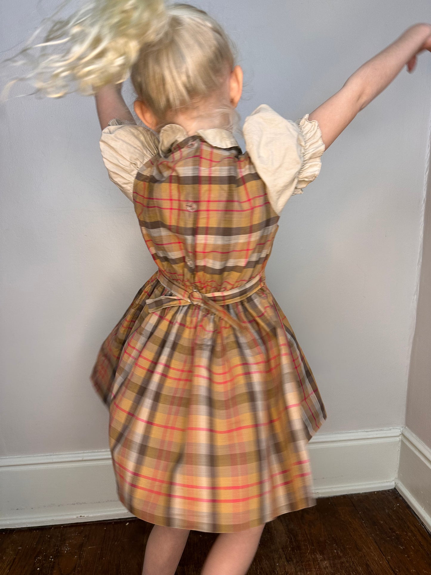 1950s Girls’ Brown Plaid Pinafore Dress with Puff Sleeves Size 5/6