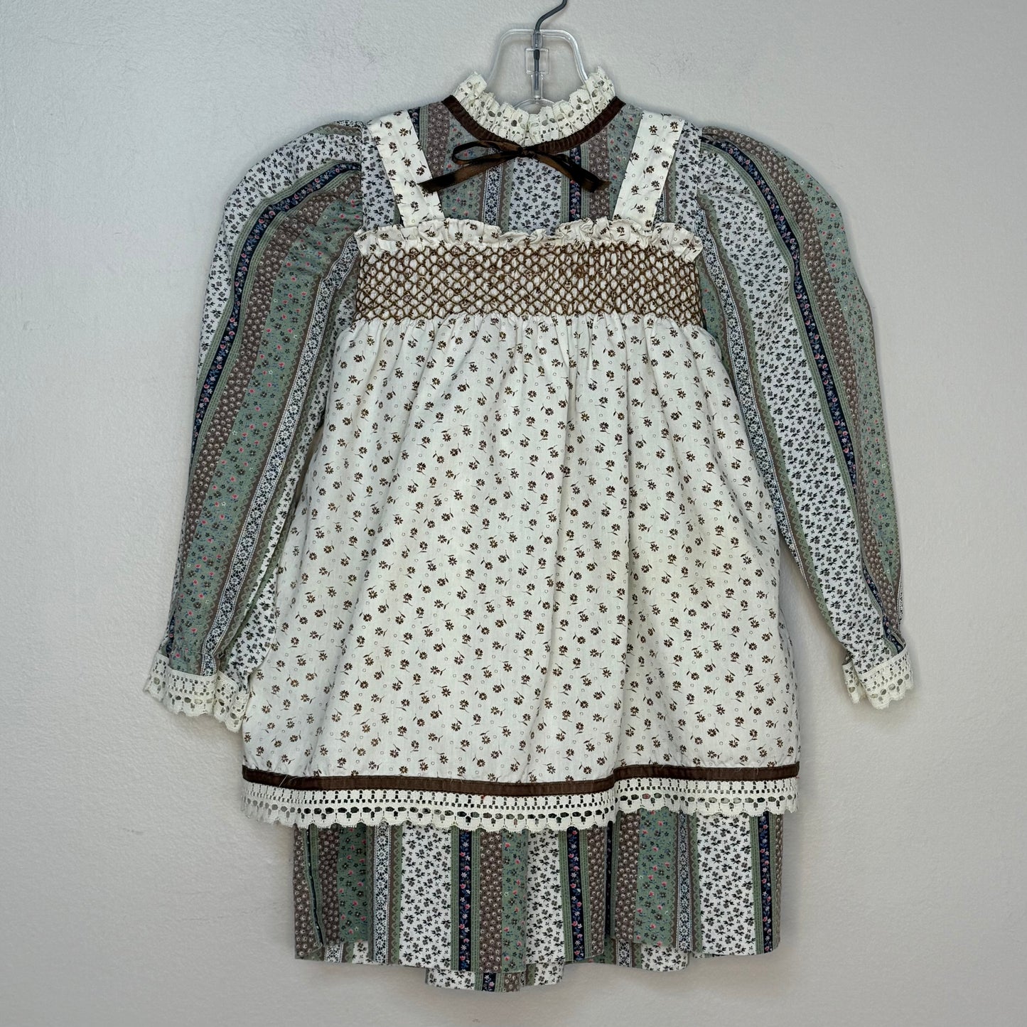 1970s Girls Mixed Floral Smocked Pinafore Dress, Peaches ‘n Cream Size 6, Prairie Style
