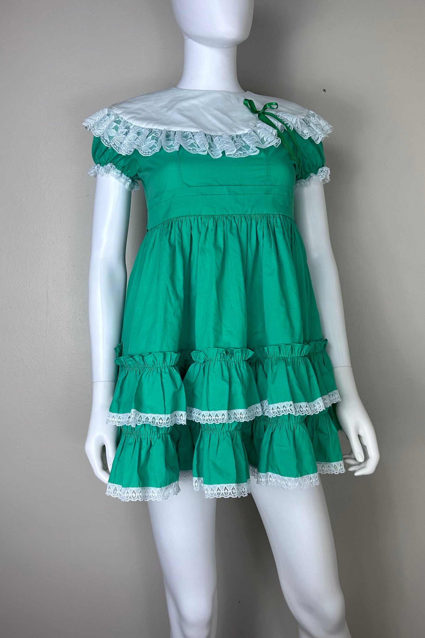 1980s Green Frilly Dress, Kid’s Avenue Size 10
