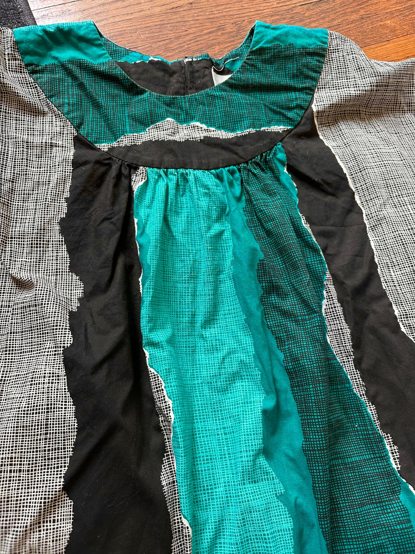 1970s David Brown Caftan Dress, Teal and Black Abstract Print, One Size Fits All