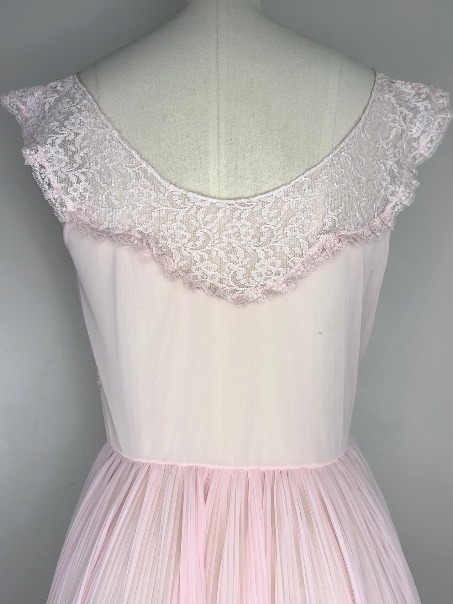 1950s Sheer Pastel Pink Pleated Nightgown with Lace, Evette Size Small, Run-Proof Nylon Lingerie