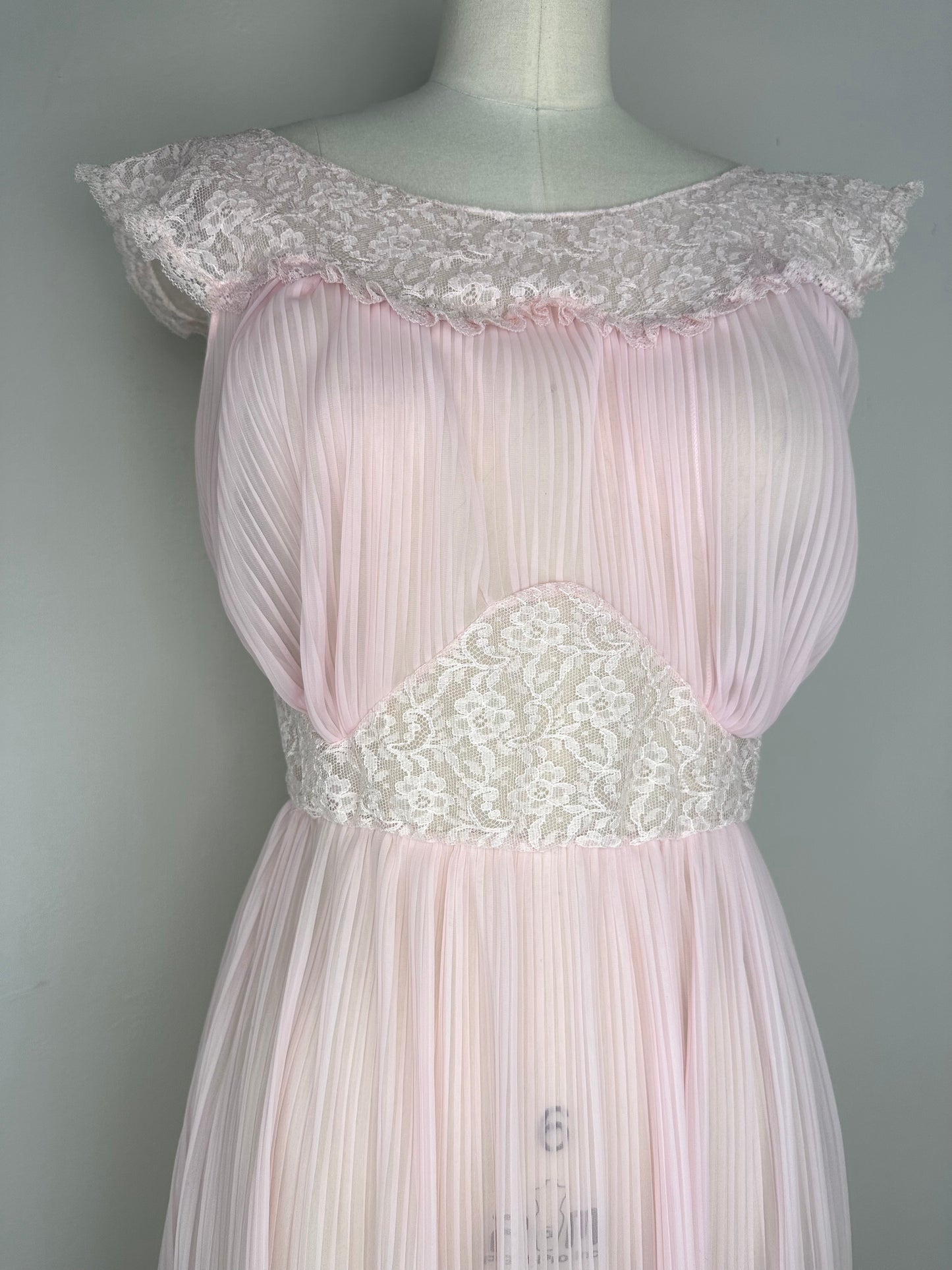 1950s Sheer Pastel Pink Pleated Nightgown with Lace, Evette Size Small, Run-Proof Nylon Lingerie