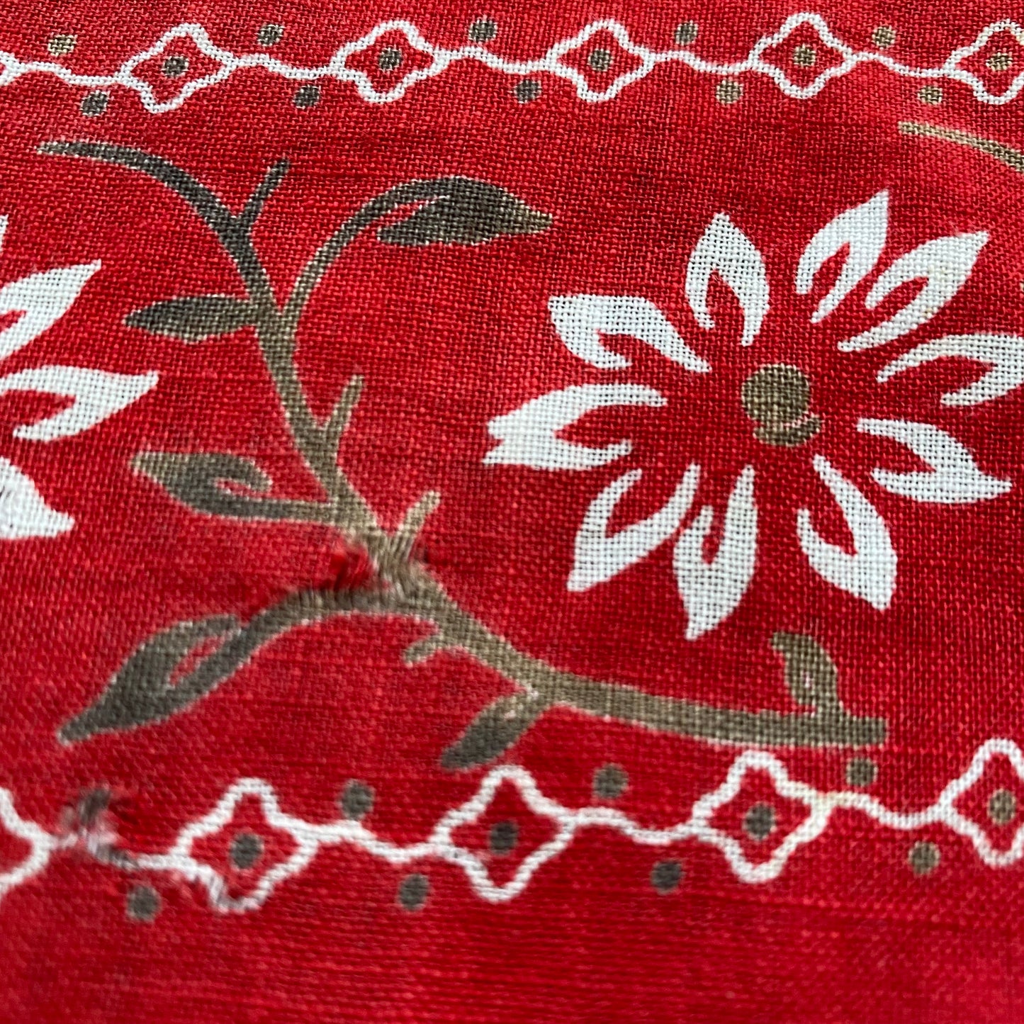 1930s/40s Red Bandana with Double Selvage, Elephant Trunk Down