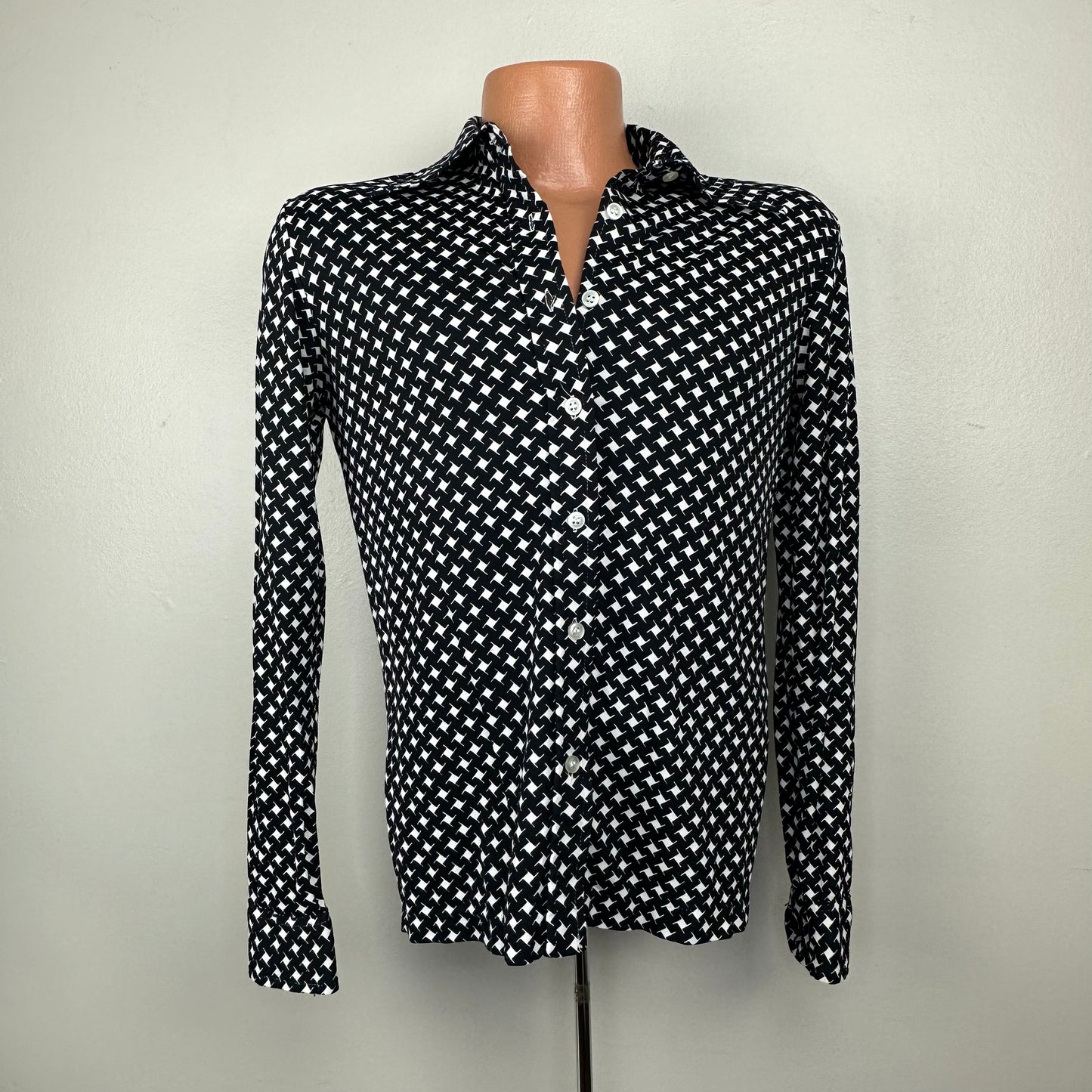 1970s Black and White Print Dagger Collar Shirt Size Medium