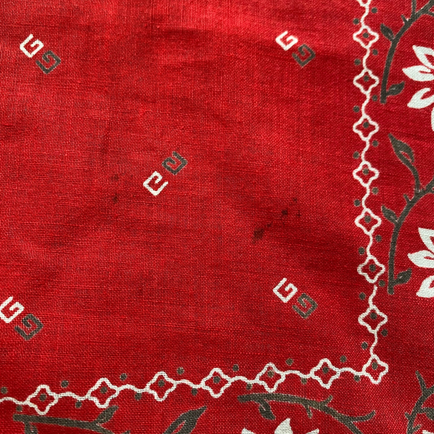 1930s/40s Red Bandana with Double Selvage, Elephant Trunk Down