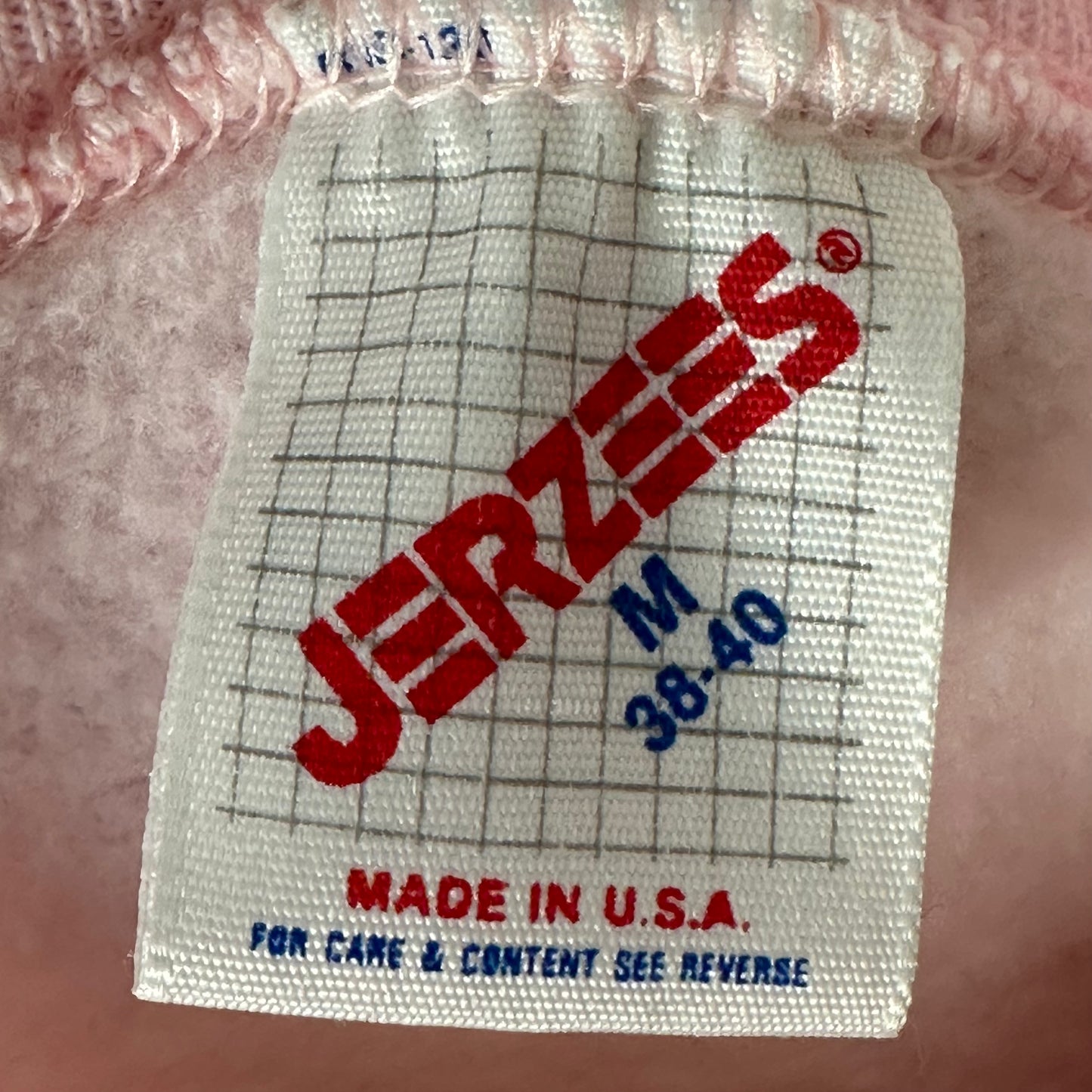 1990s White Cat Sweatshirt, Jerzees Size Medium, Pastel Pink, The Wildside