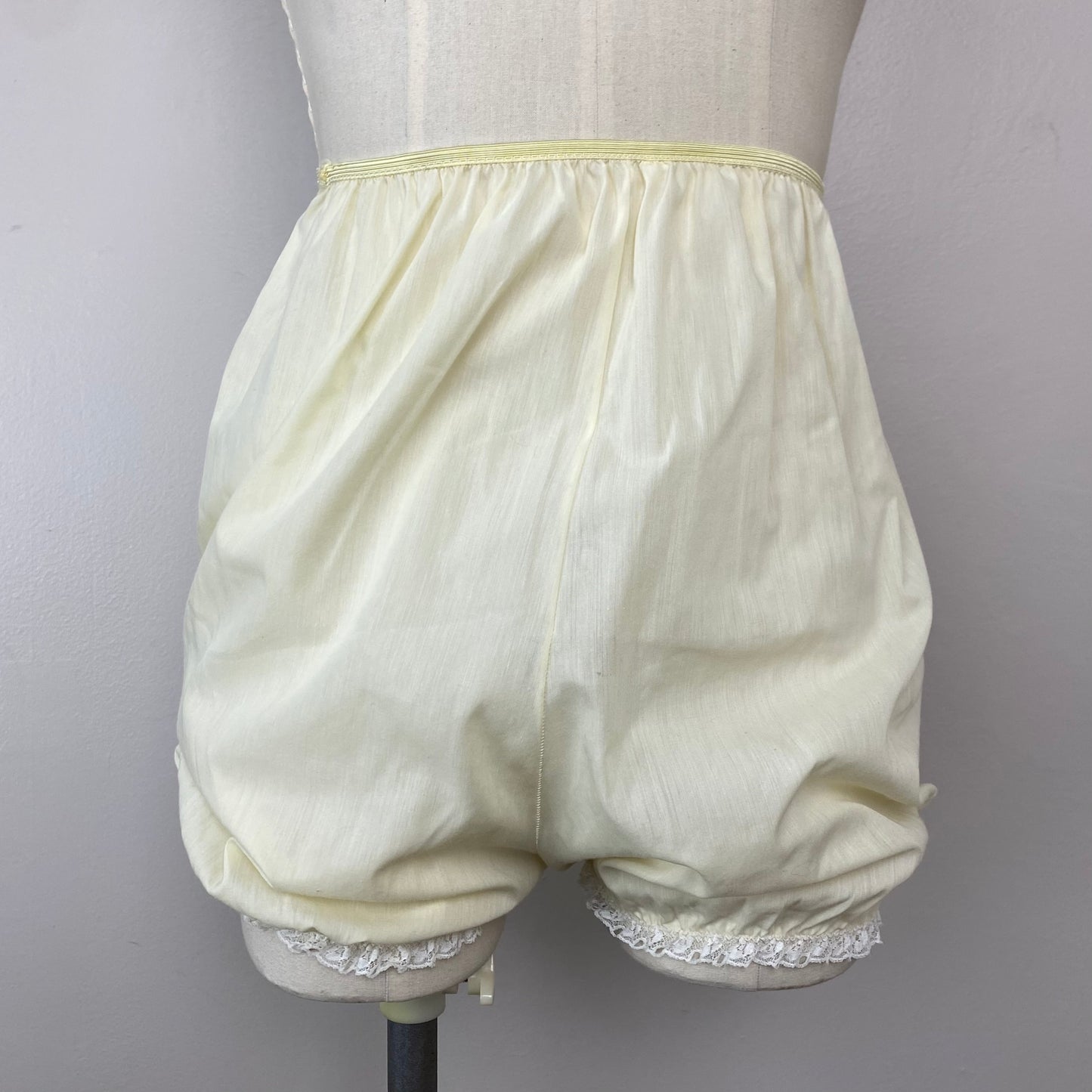 1950s Pale Yellow Baby Doll Pajamas, Colony Club Size Medium, Matching Top and Bloomers
