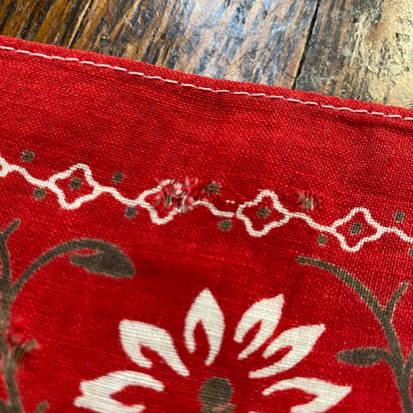 1930s/40s Red Bandana with Double Selvage, Elephant Trunk Down