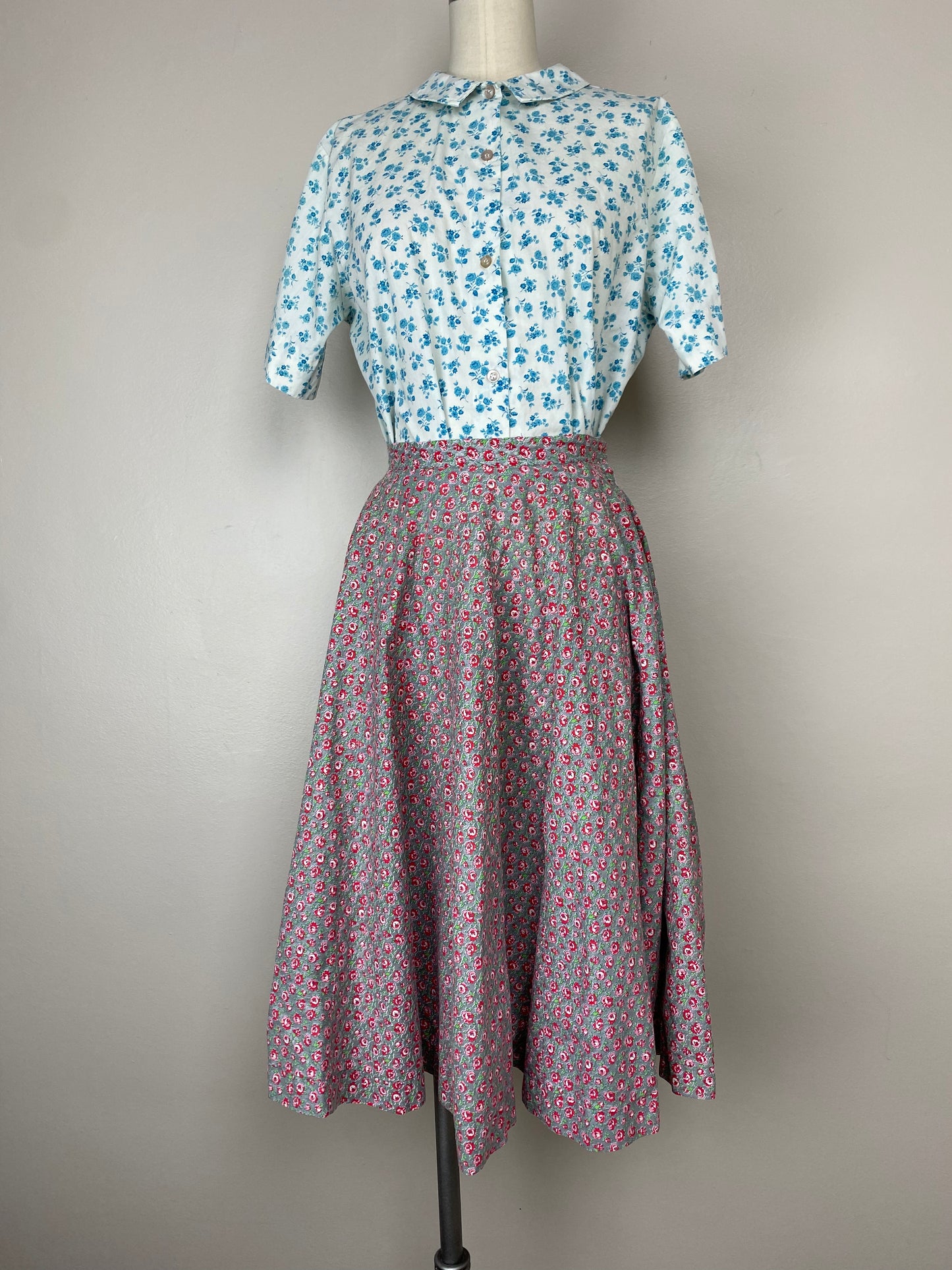 1950s Silver Floral Circle Skirt, Size XS, 24" Waist