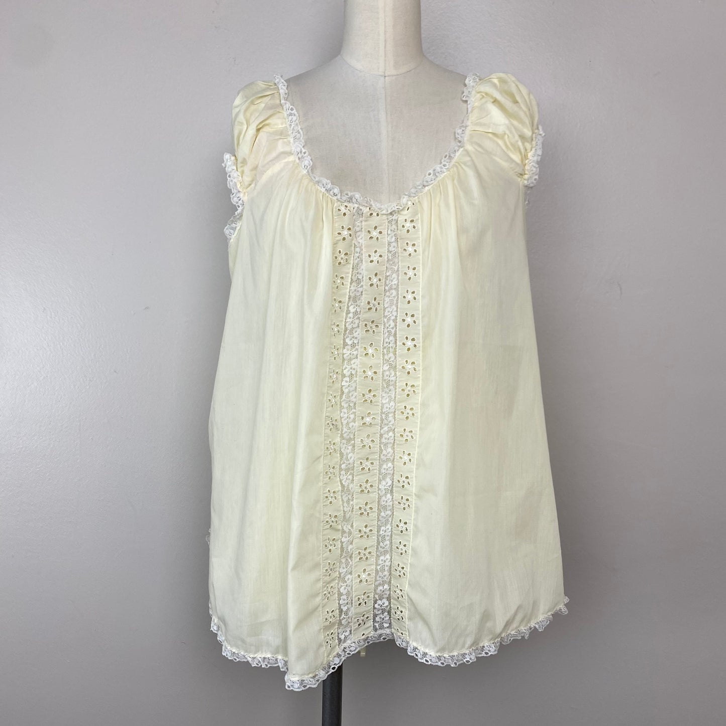 1950s Pale Yellow Baby Doll Pajamas, Colony Club Size Medium, Matching Top and Bloomers
