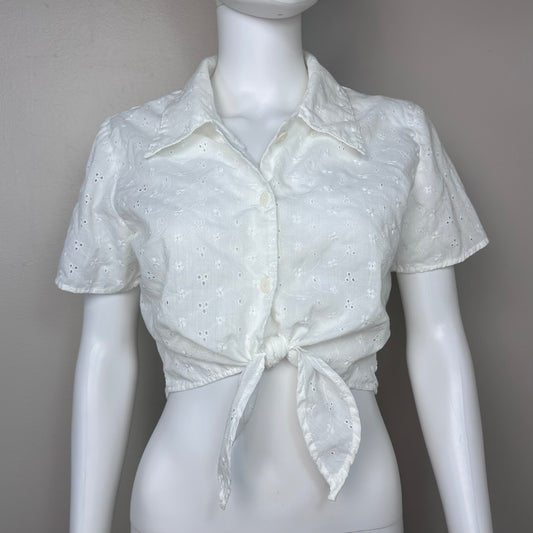 1980s/90s White Eyelet Cropped Blouse, Tie Front, Bonjour Size Medium