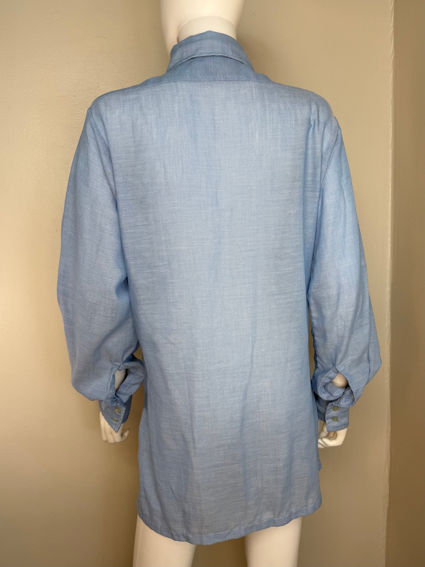 1970s Men’s Blue Tunic, Deep V Pull Over Collared Poet Shirt, 417 Van Heusen Vanopress Body Fit Size Medium