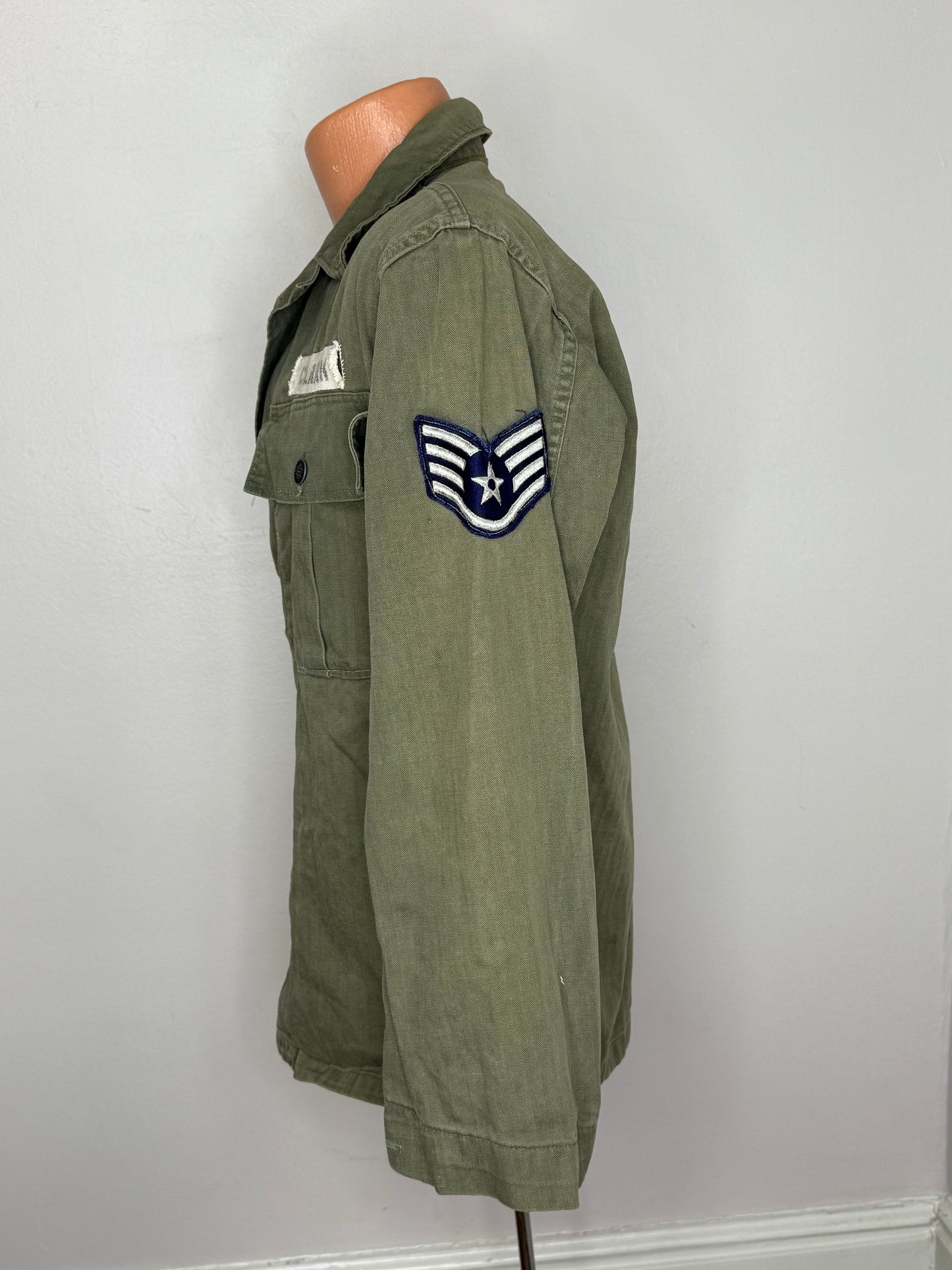 1940s/50s US Air Force HBT Jacket, Herringbone Twill, 13 Star Buttons, Military Shirt Size Small-Medium