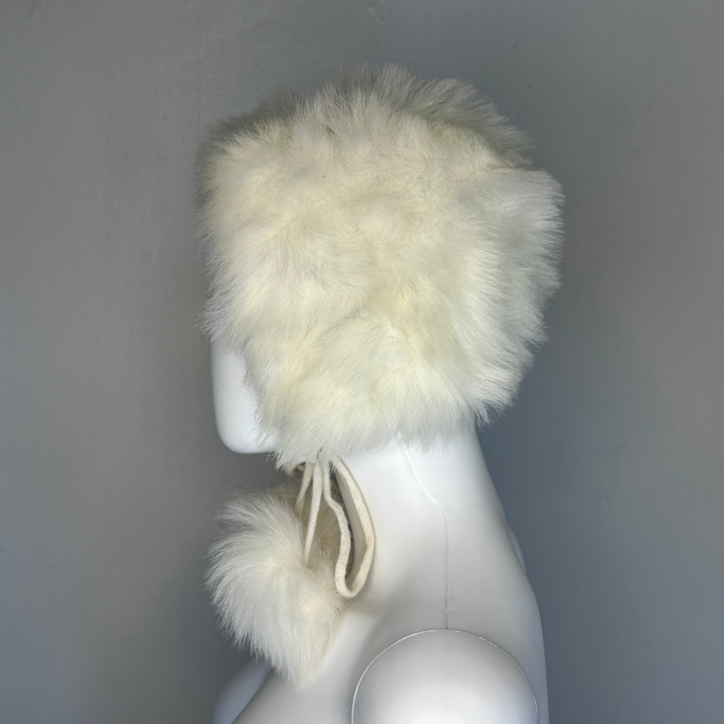 1960s/70s Cream Faux Fur Hat with Pom Poms Tie