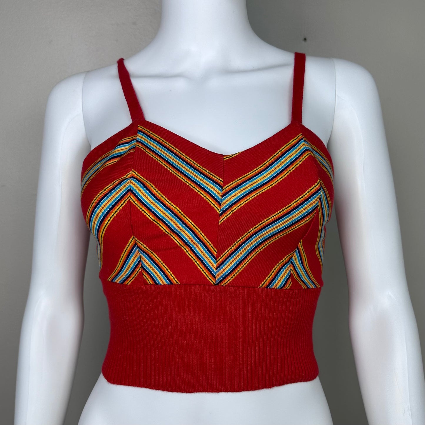 1970s Chevron Stripe Cropped Tank Top, The Red Eye Size XS