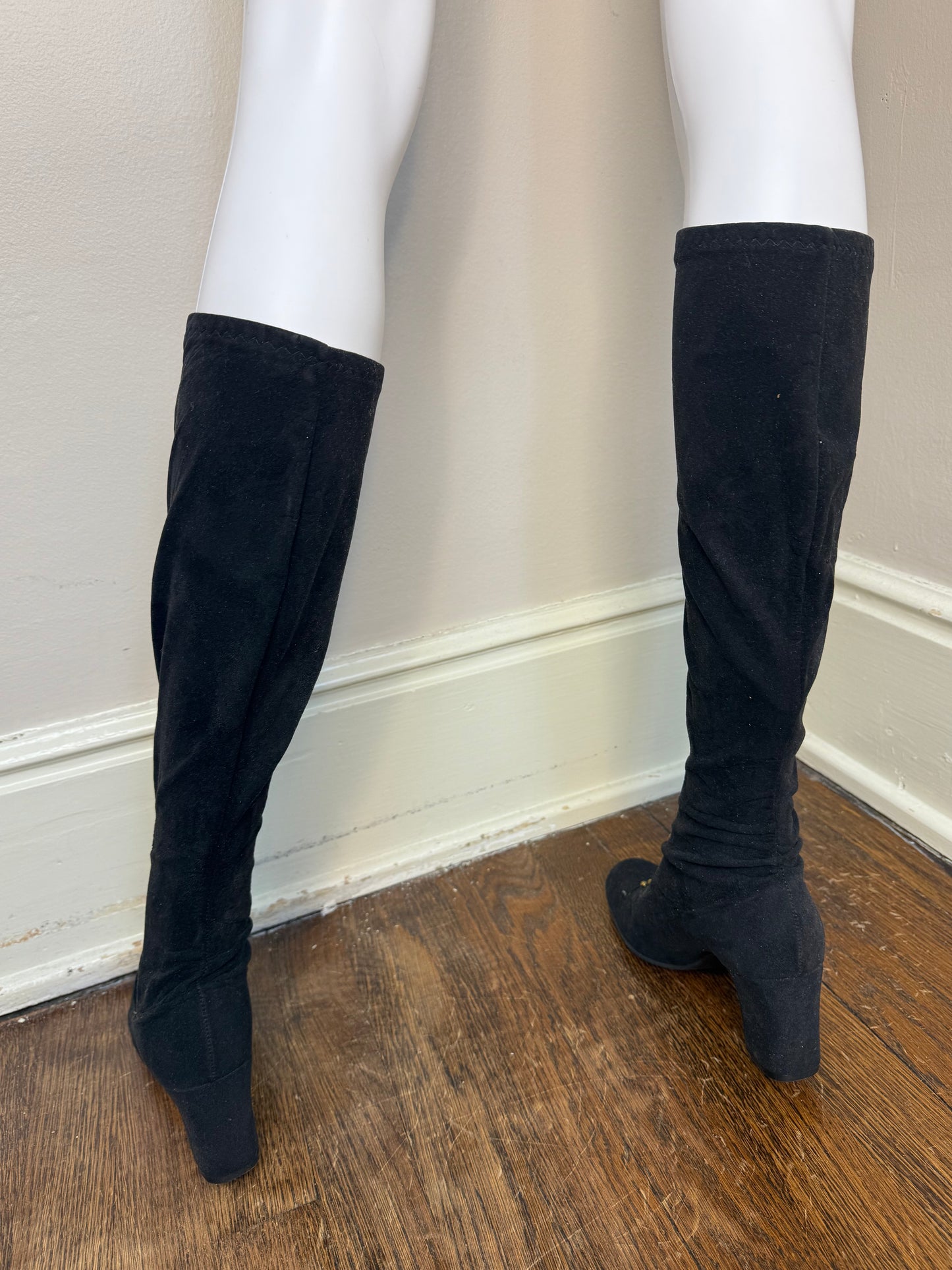 1960s/70s Black Velvet Studded Go go Boots, Riviera’s Size 7 1/2 Narrow