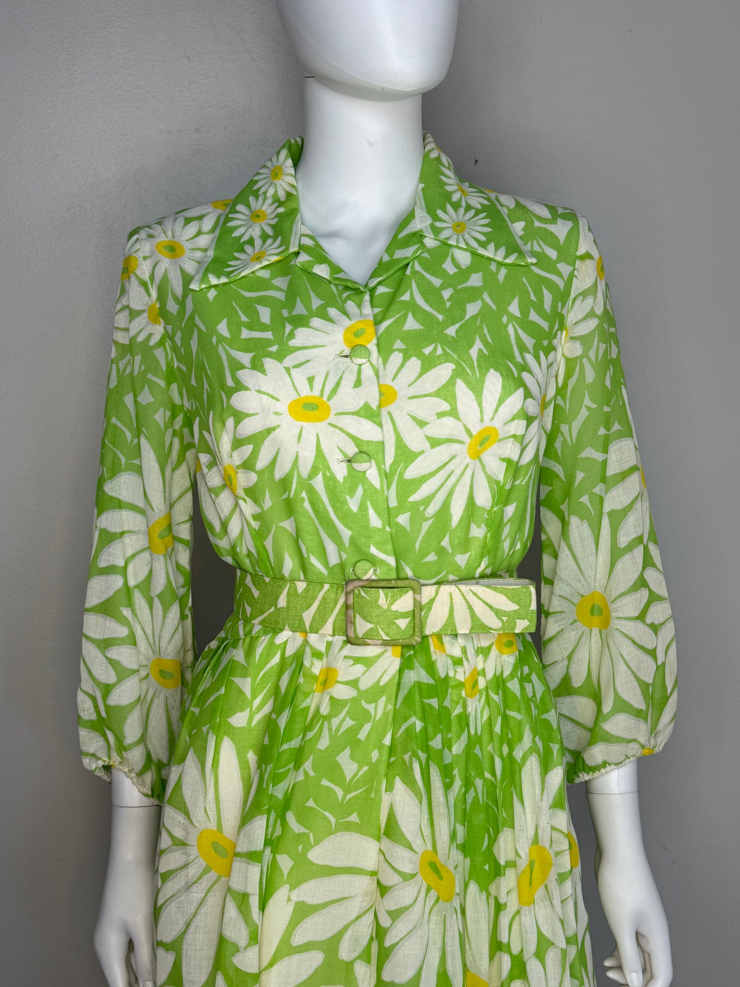1960s Daisy Shirt Dress, Border Print, Size Medium