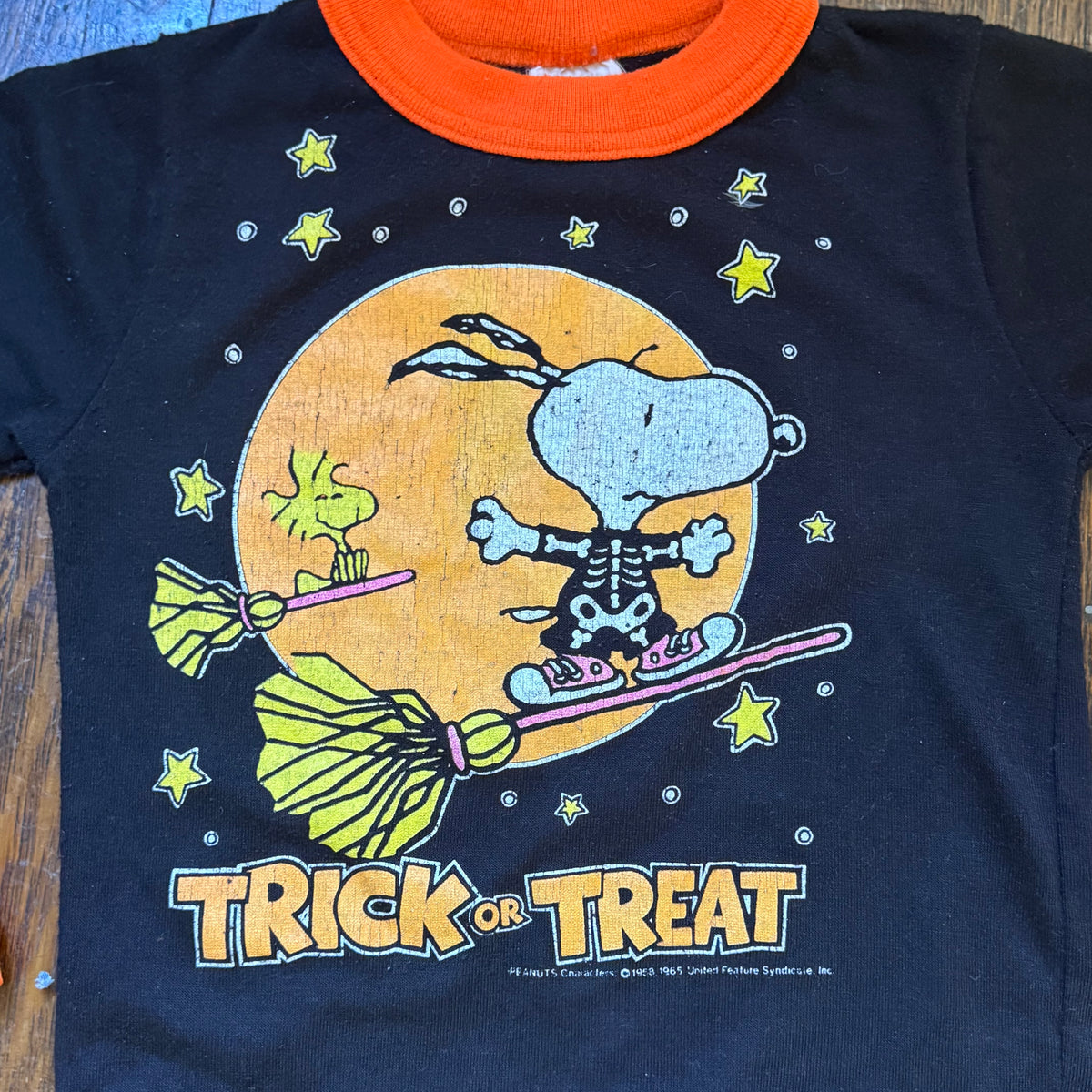1980s/90s Kids' Snoopy Halloween Long Sleeve T-Shirt, Trick or Treat, Wormser Youth Size 5