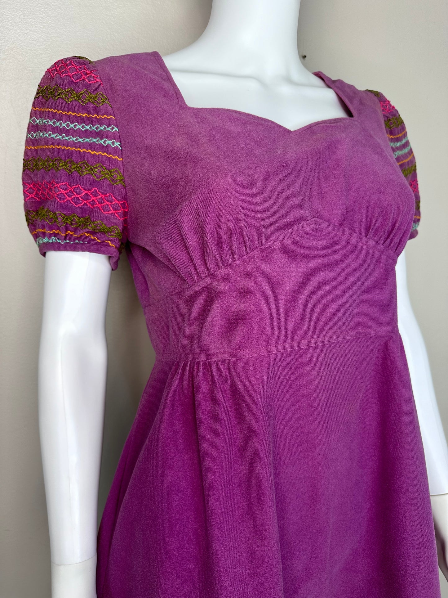 1970s Purple Velour Mini Dress with Embroidered Puff Sleeves, Terri Petites Size Medium