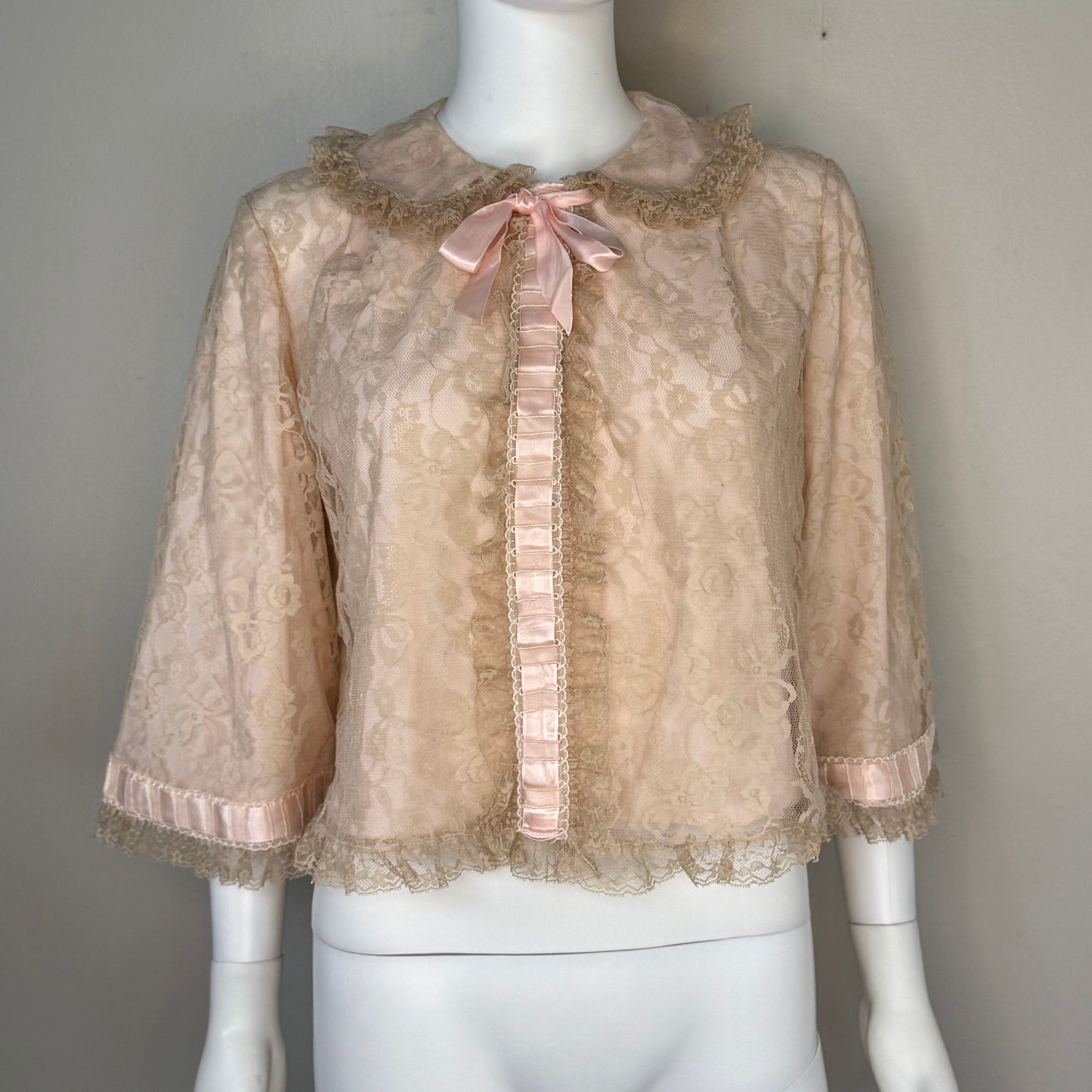 1960s Lace Bed Jacket, Odette Barsa Size Medium