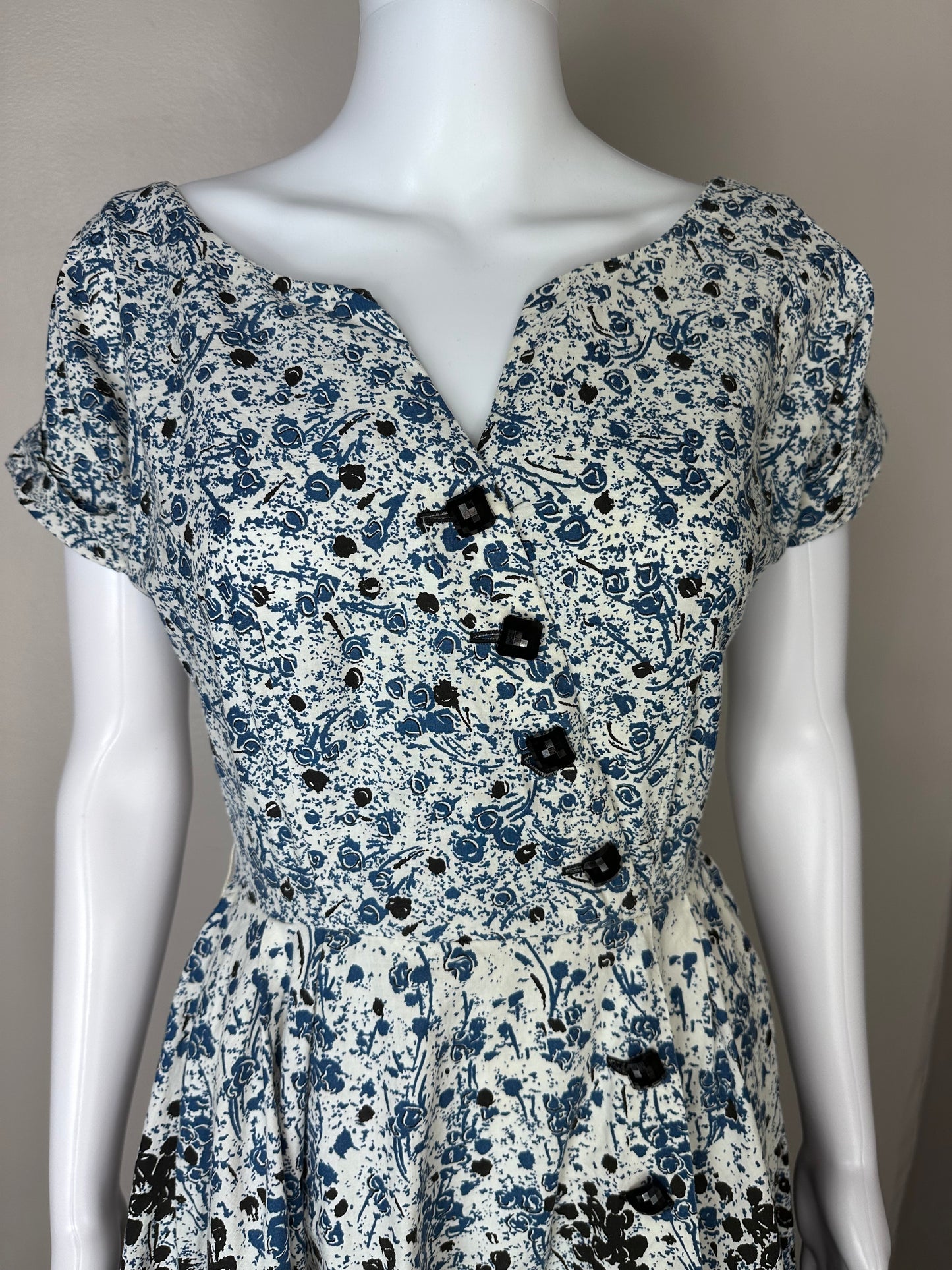 1950s Blue Floral Border Print Dress, Sized to Height Originated by Murray White, Size XXS/XS Circle Skirt