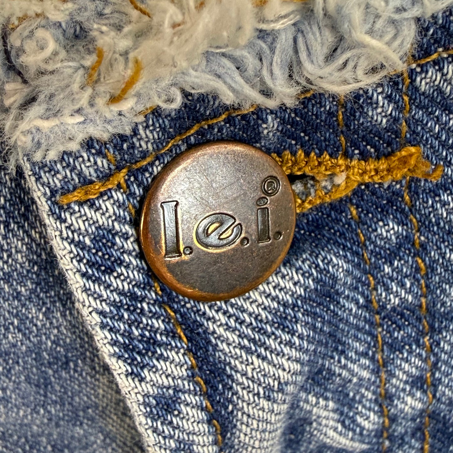1990s/Y2K Low Rise Denim Shorts, L.E.I. Size 7, Raw Edge Waistband