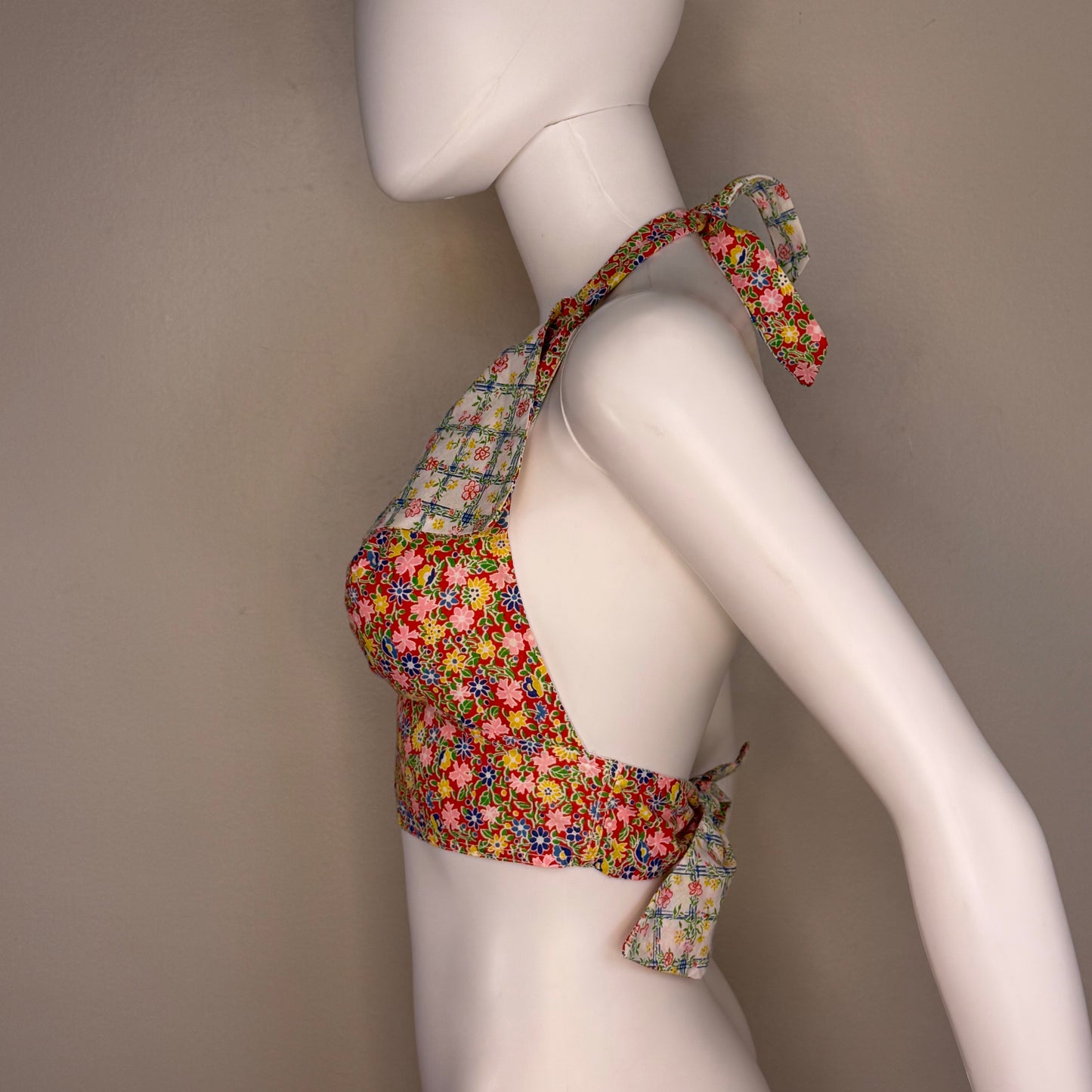 1970s Mixed Floral Floral Halter Top with Collar, De Luxe Fashion Size Small