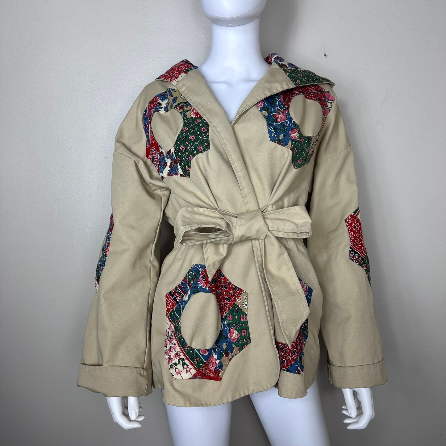 1970s Patchwork Quilt Coat, Hooded Jacket, Bottom Line Size Medium