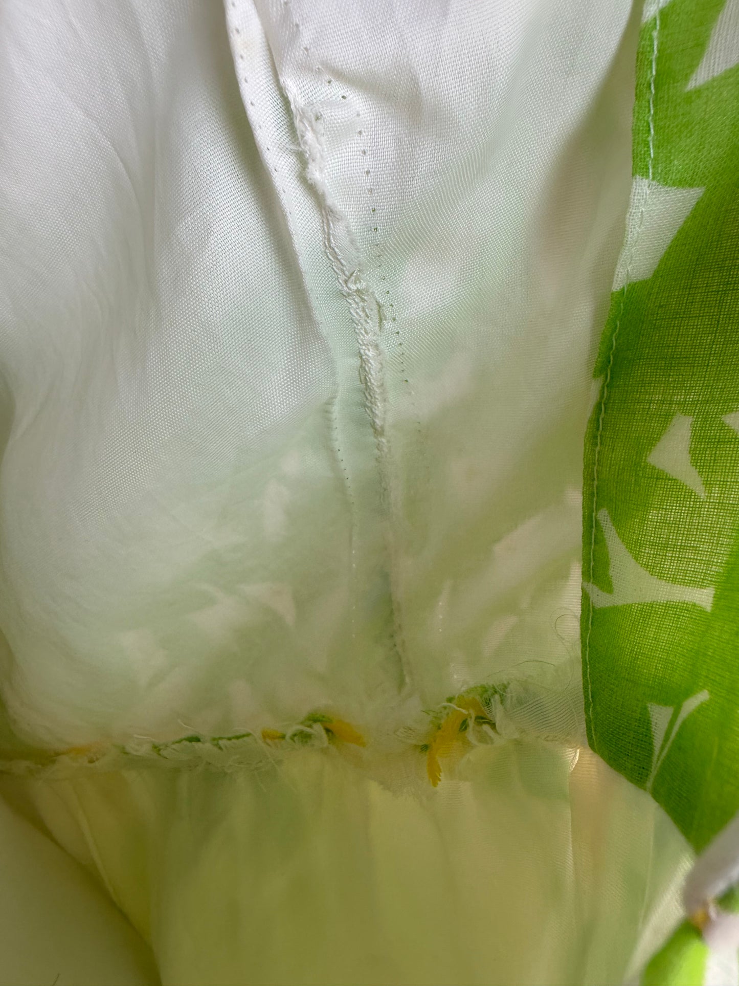 1960s Daisy Shirt Dress, Border Print, Size Medium