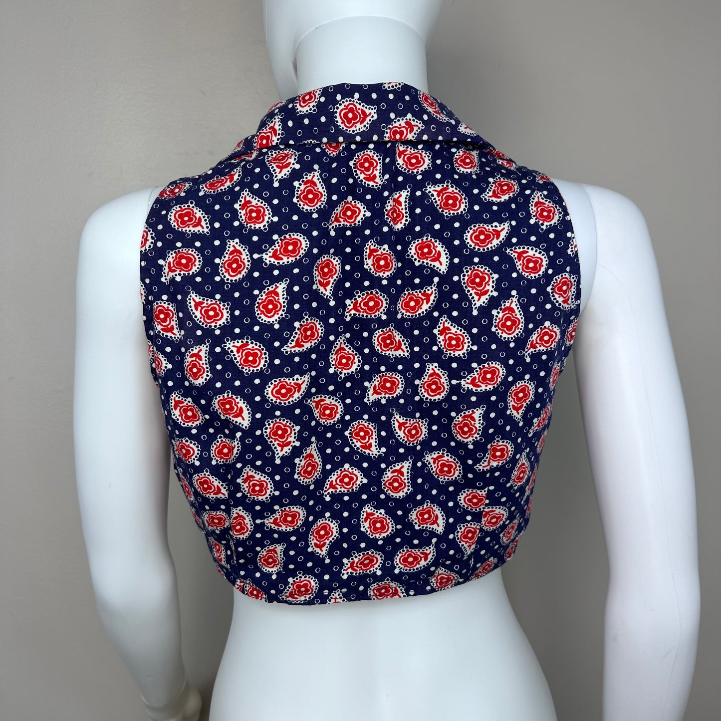 1960s/70s Sleeveless Blue Paisley Floral Blouse, Size XS, Cropped Tie Front